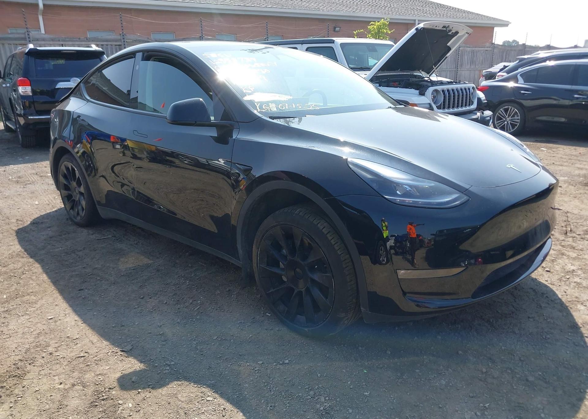 2024 TESLA MODEL Y LONG RANGE