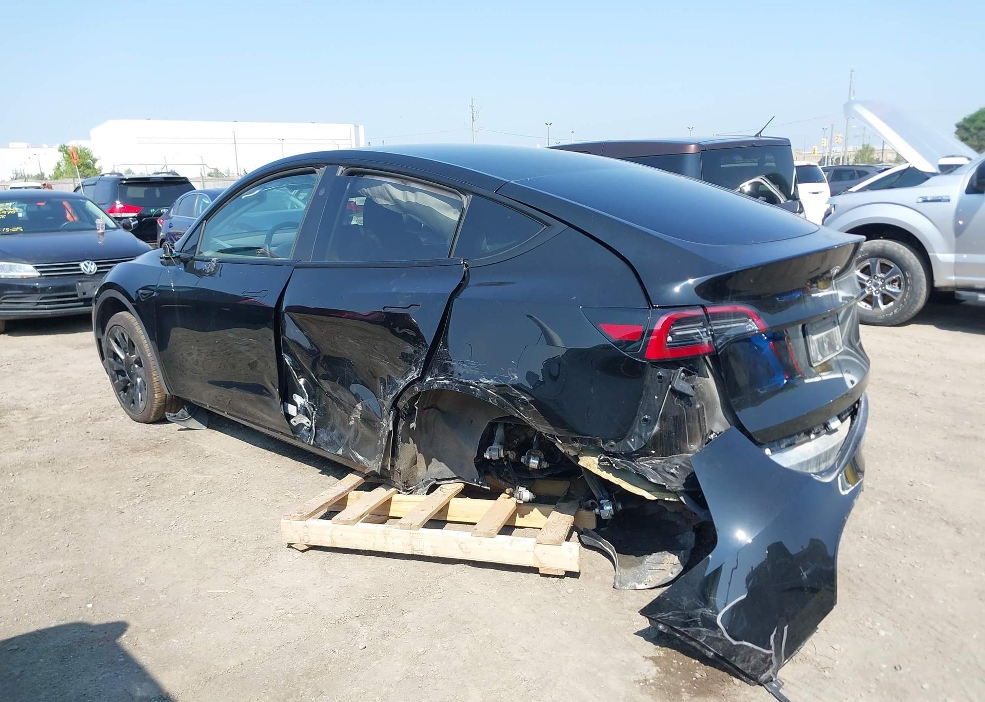 2024 TESLA MODEL Y LONG RANGE