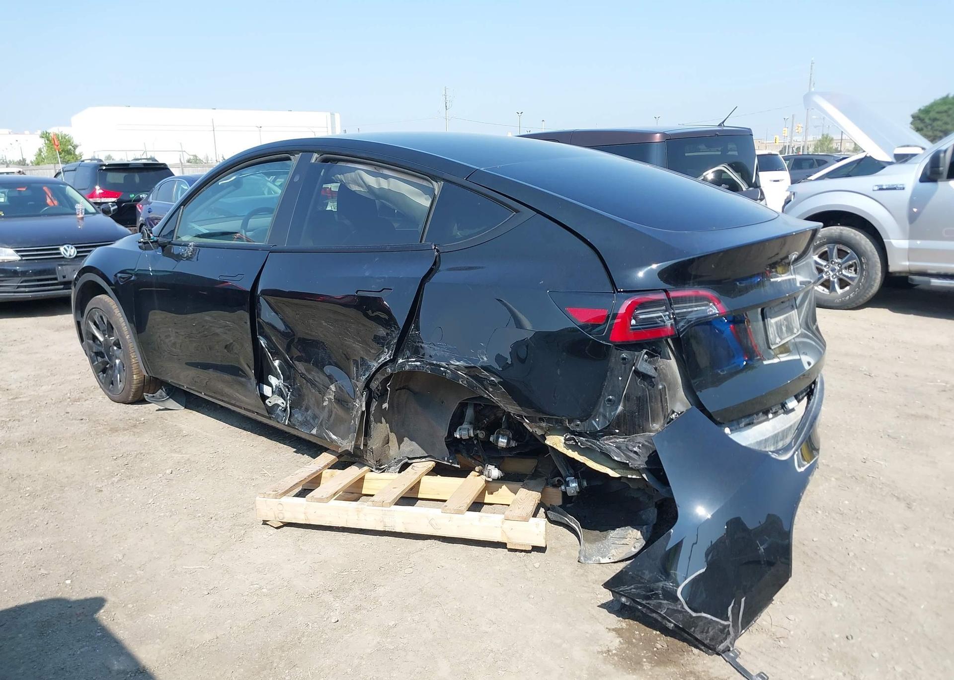 2024 TESLA MODEL Y LONG RANGE