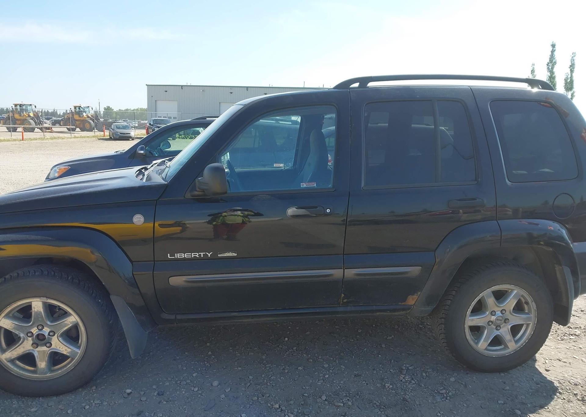 2004 JEEP LIBERTY SPORT