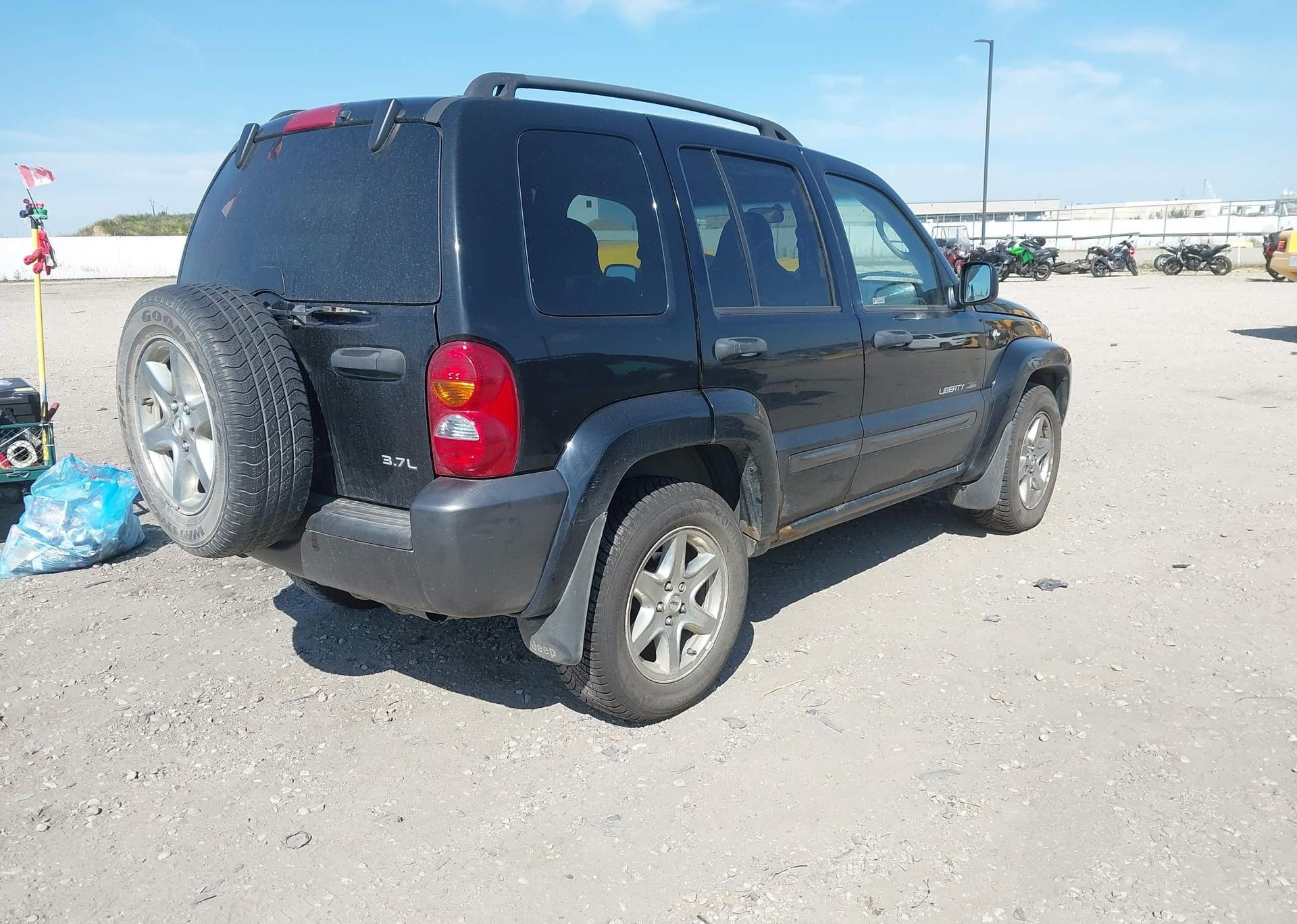 2004 JEEP LIBERTY SPORT