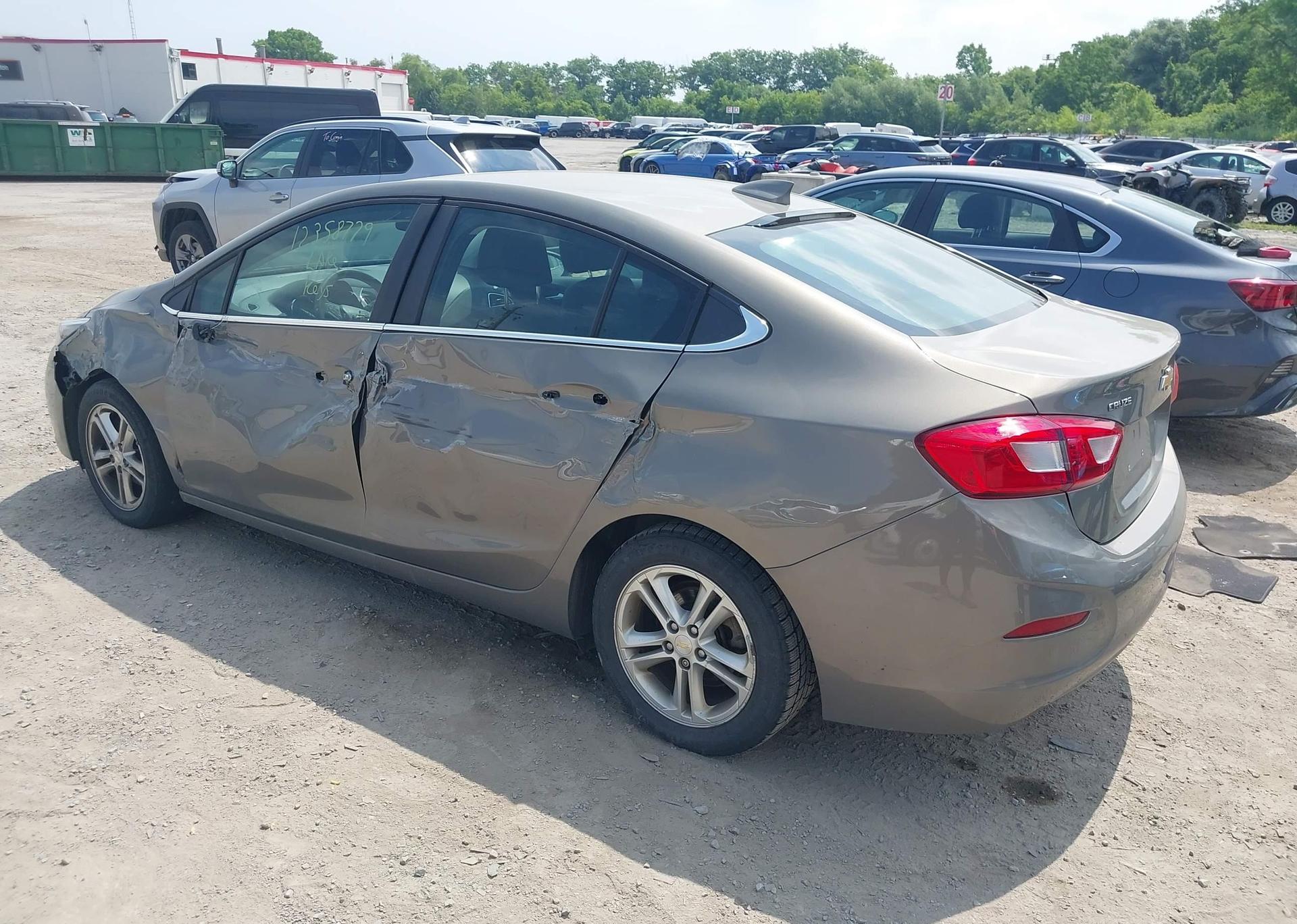 2018 CHEVROLET CRUZE LT