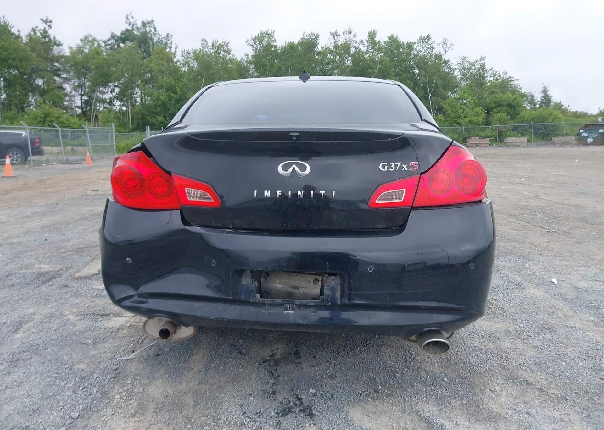 2011 INFINITI G37X