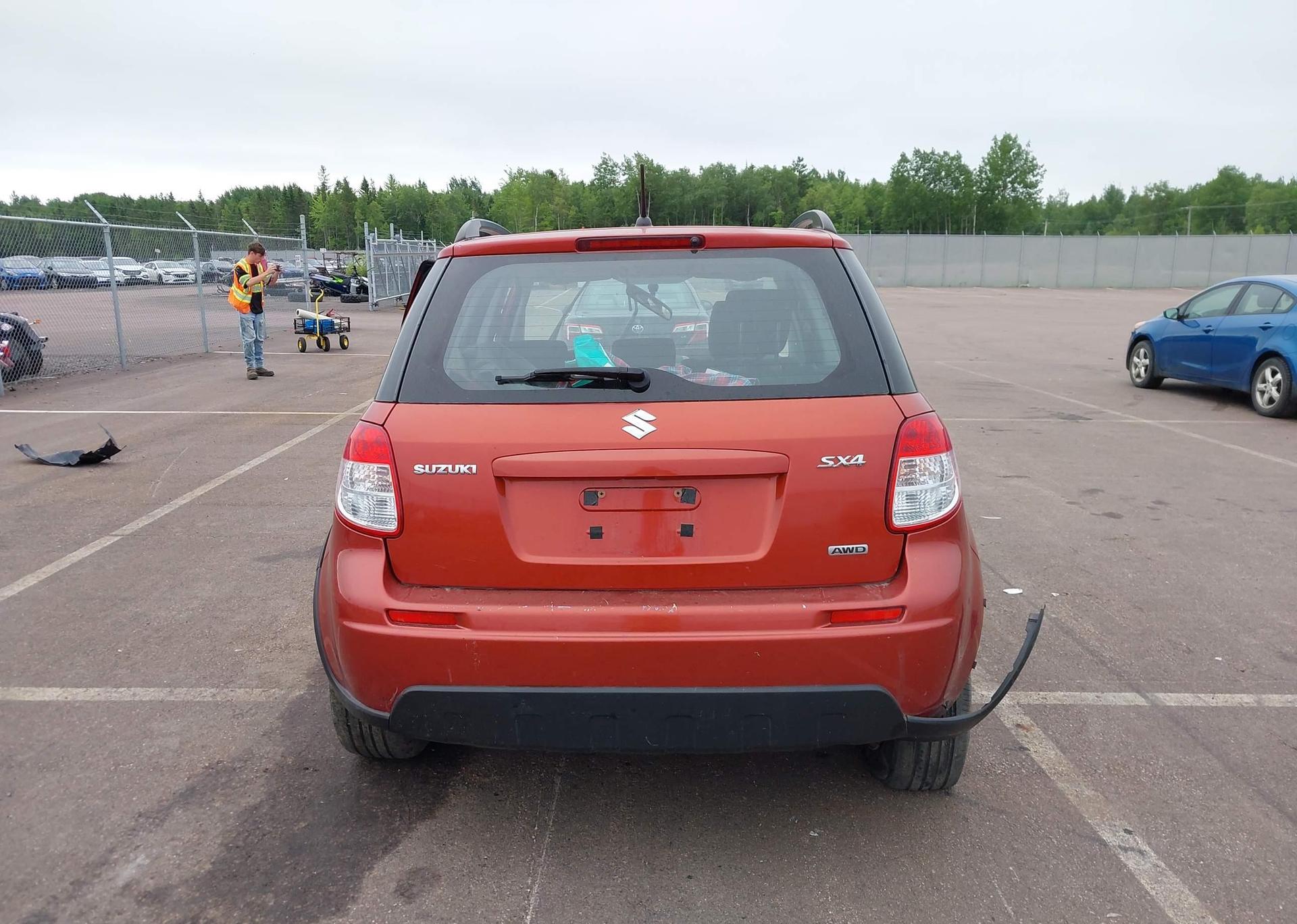 2010 SUZUKI SX4