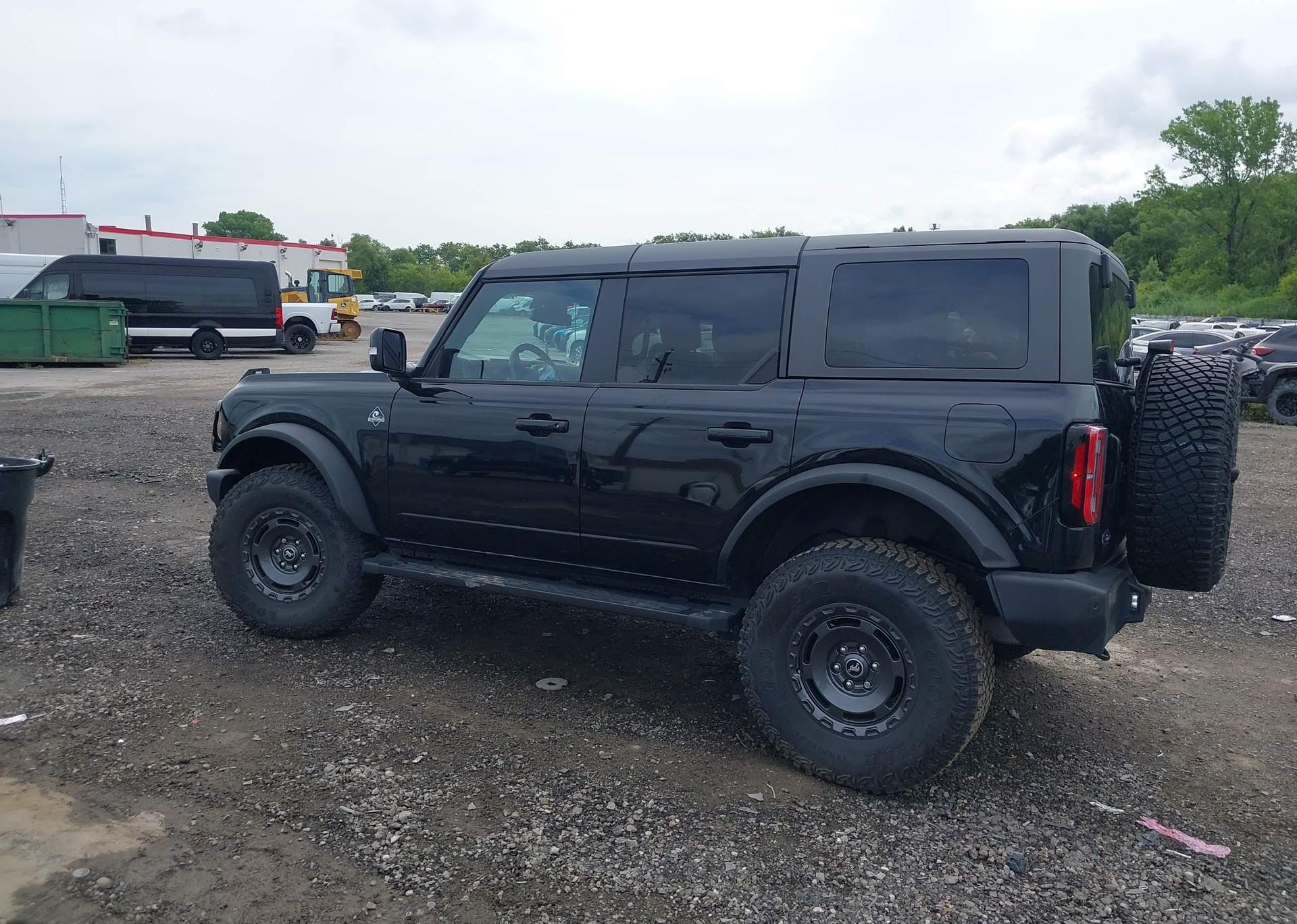 2024 FORD BRONCO OUTER BANKS