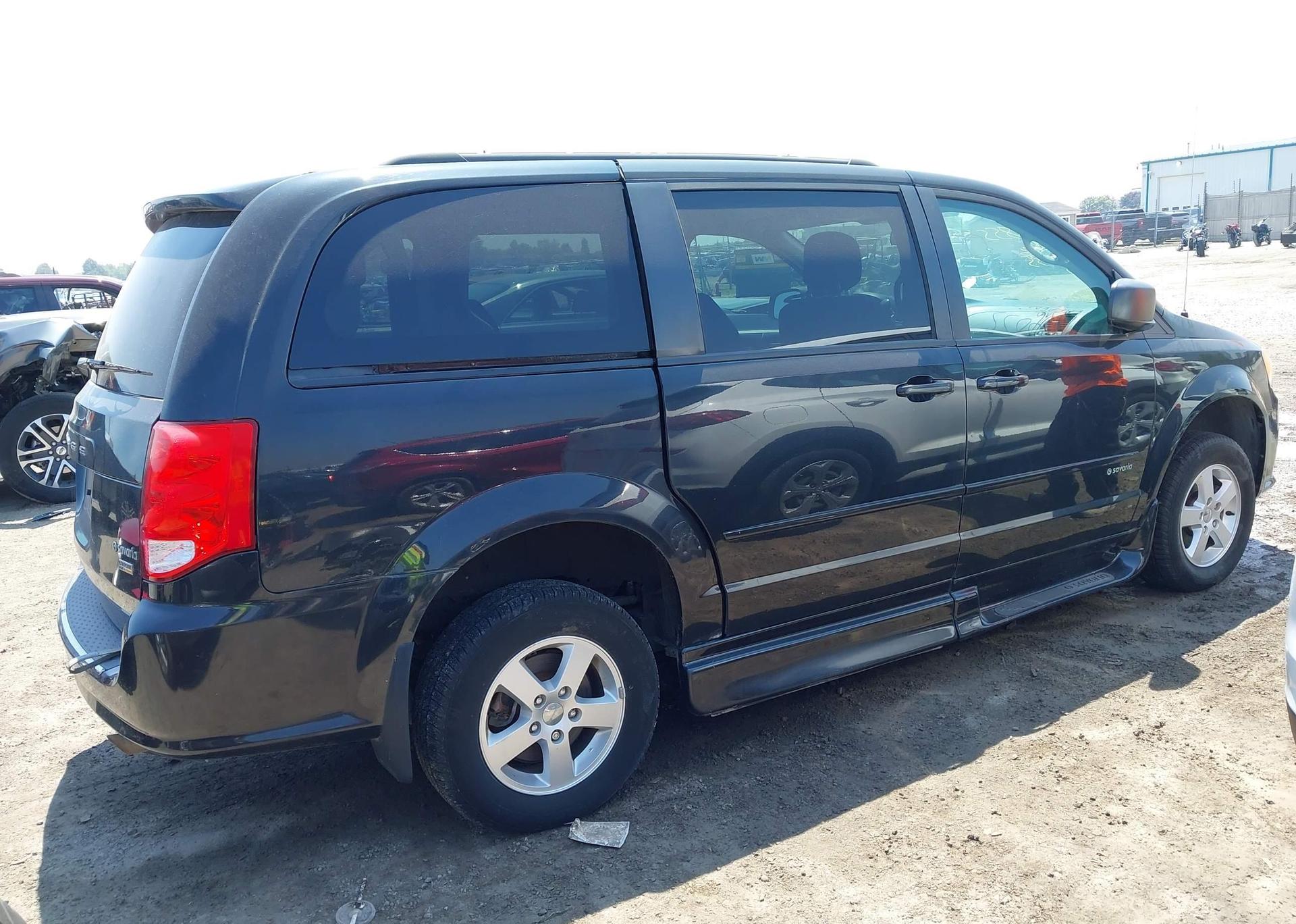2012 DODGE GRAND CARAVAN SE