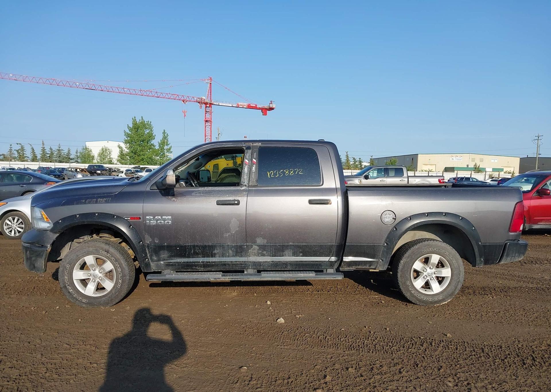 2016 RAM 1500 SLT