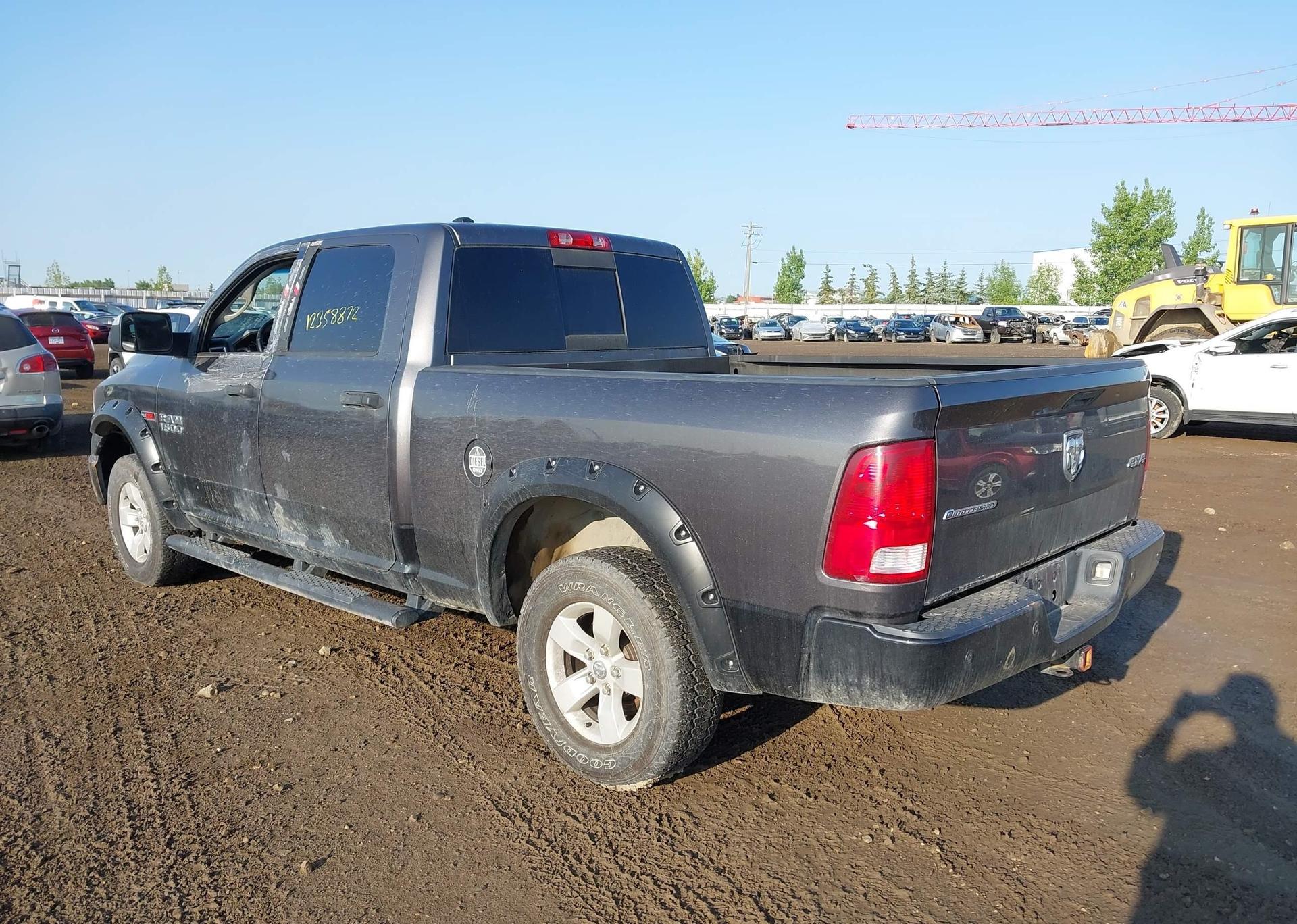 2016 RAM 1500 SLT