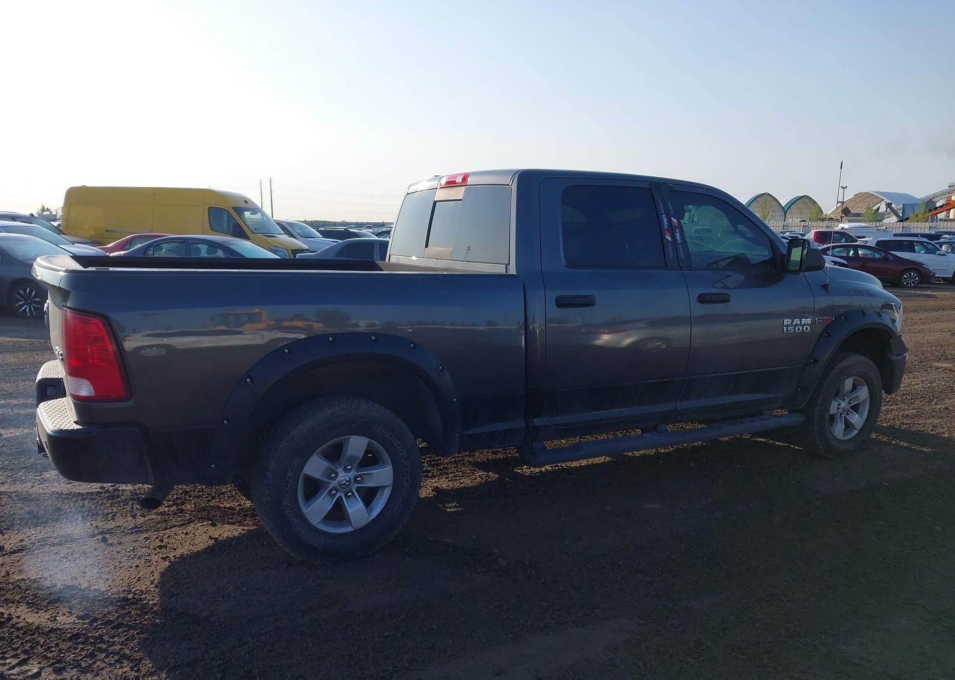 2016 RAM 1500 SLT