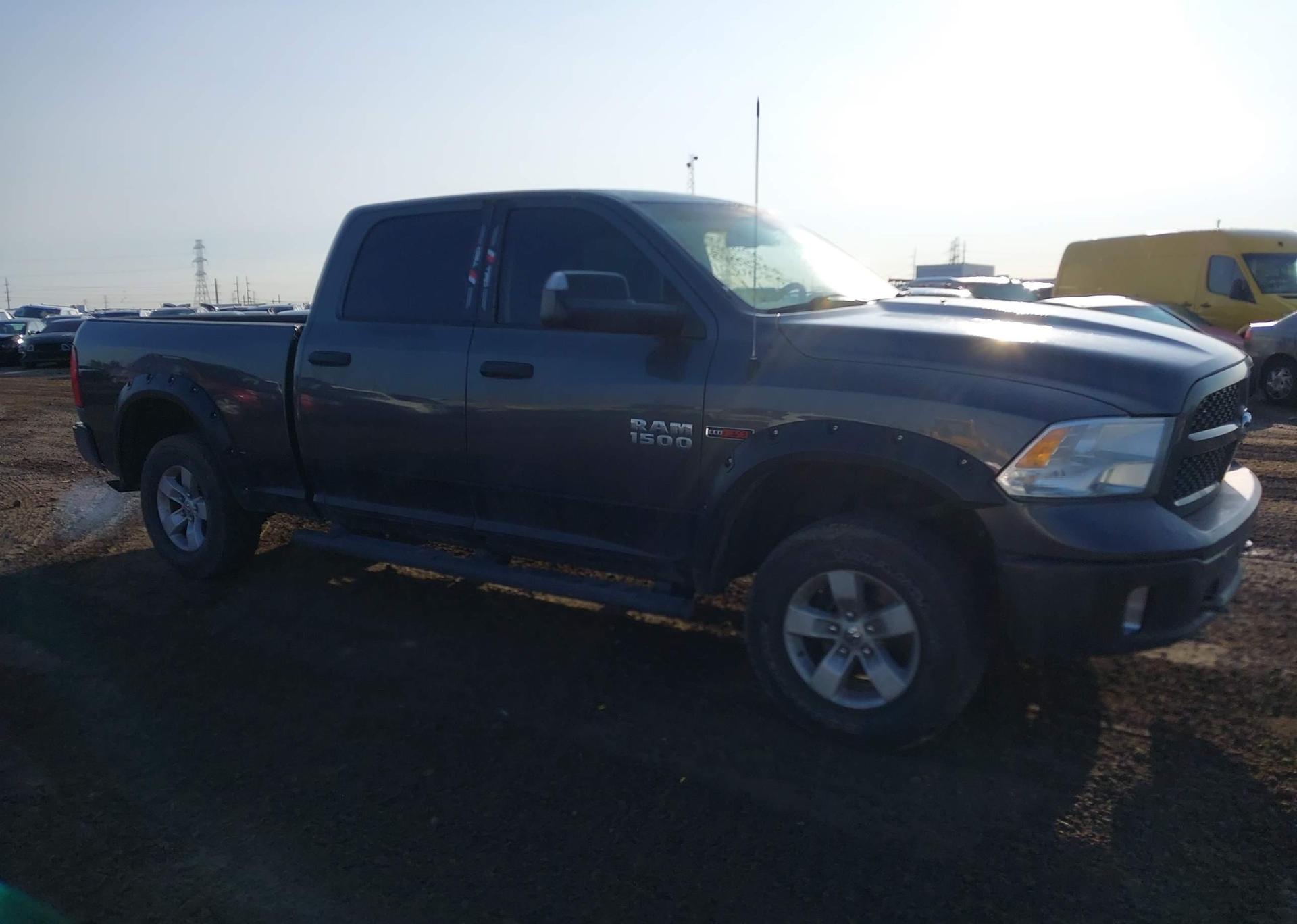 2016 RAM 1500 SLT