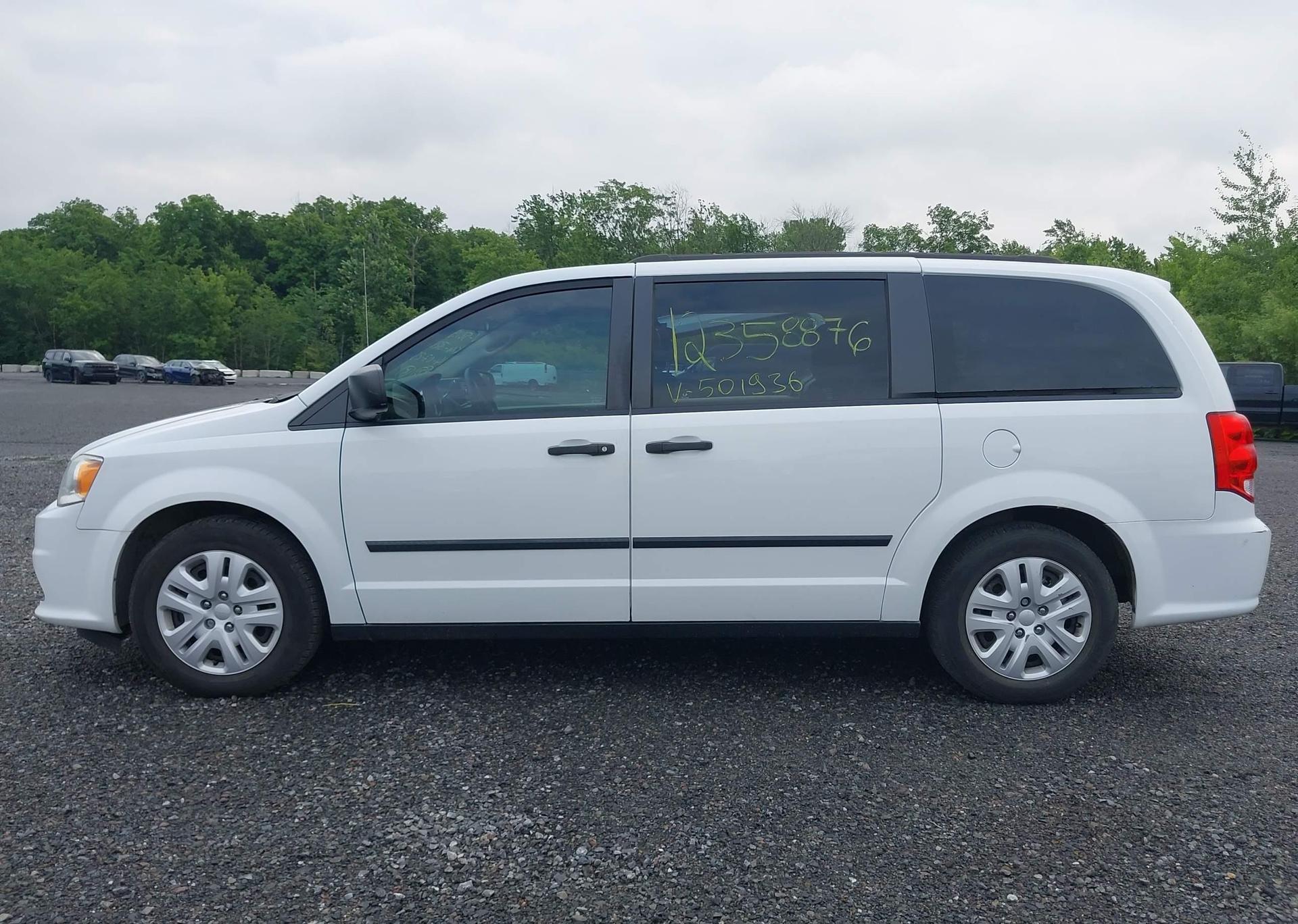 2015 DODGE GRAND CARAVAN SE