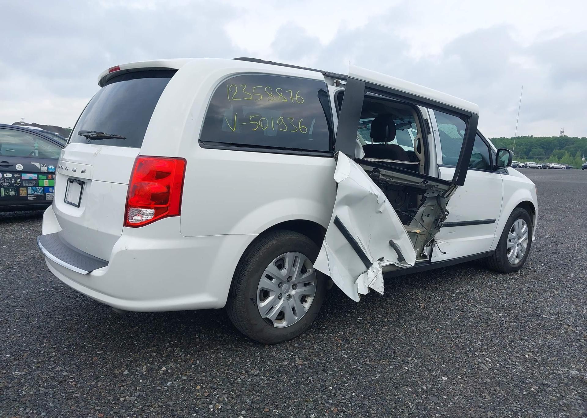 2015 DODGE GRAND CARAVAN SE