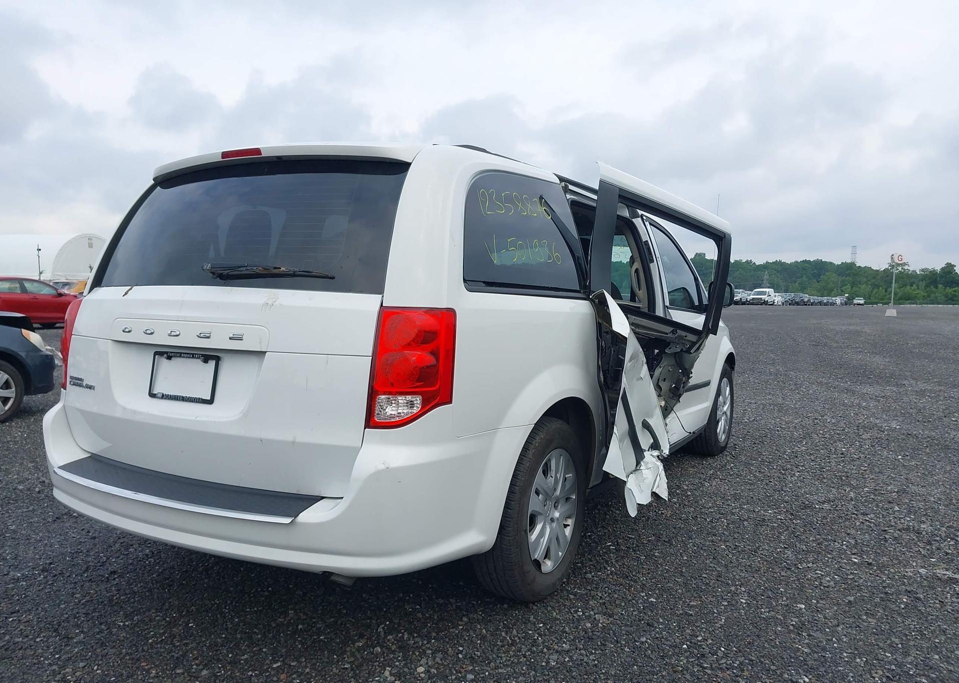 2015 DODGE GRAND CARAVAN SE