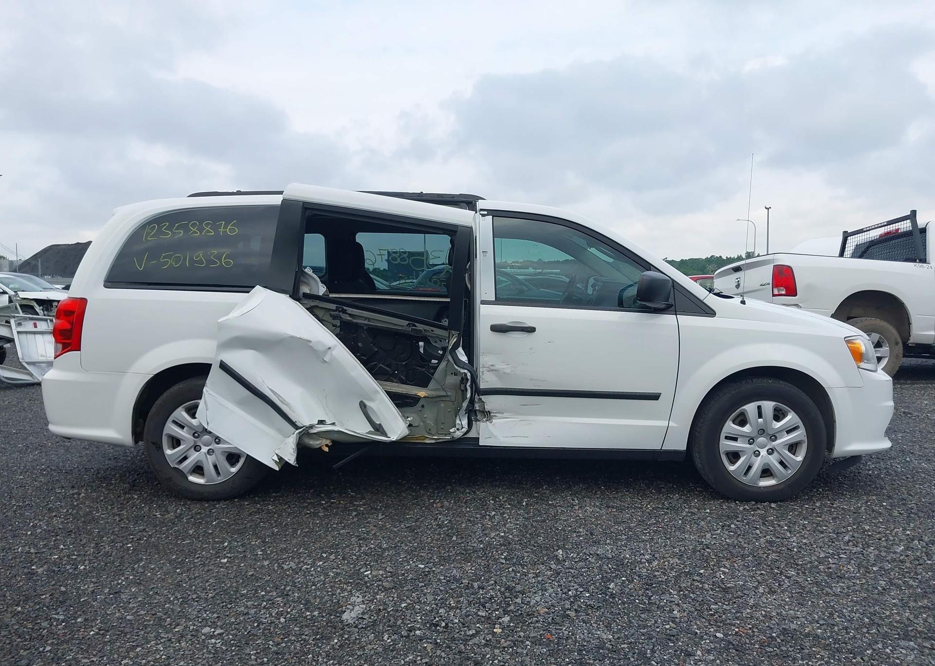 2015 DODGE GRAND CARAVAN SE