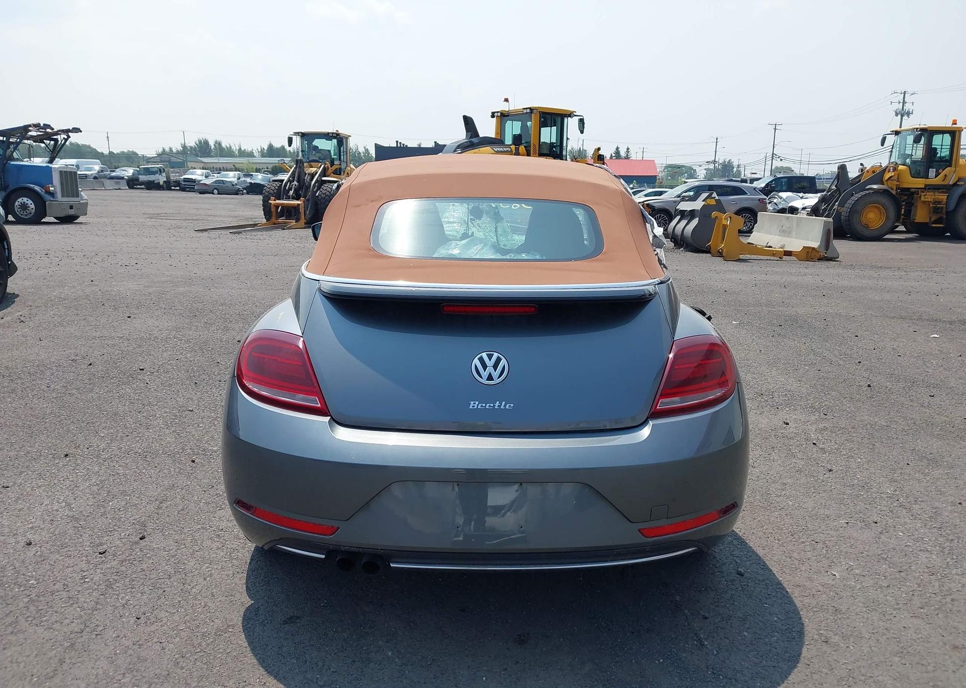 2019 VOLKSWAGEN BEETLE S