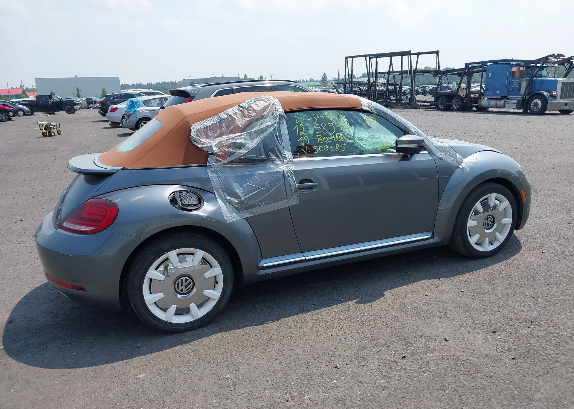 2019 VOLKSWAGEN BEETLE S