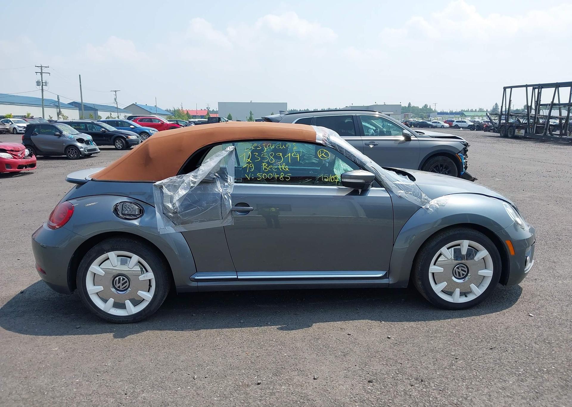 2019 VOLKSWAGEN BEETLE S