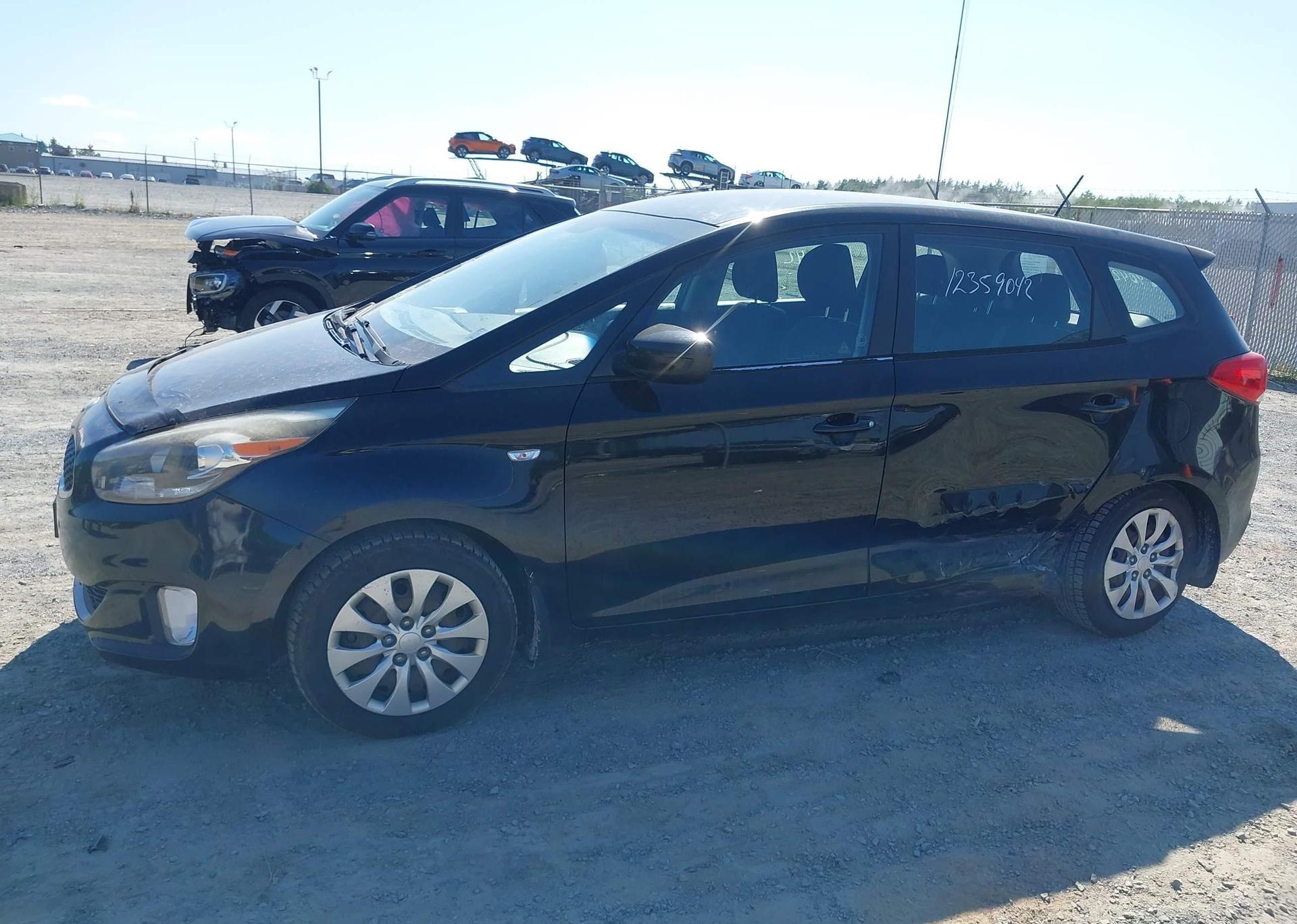 2014 KIA RONDO LX