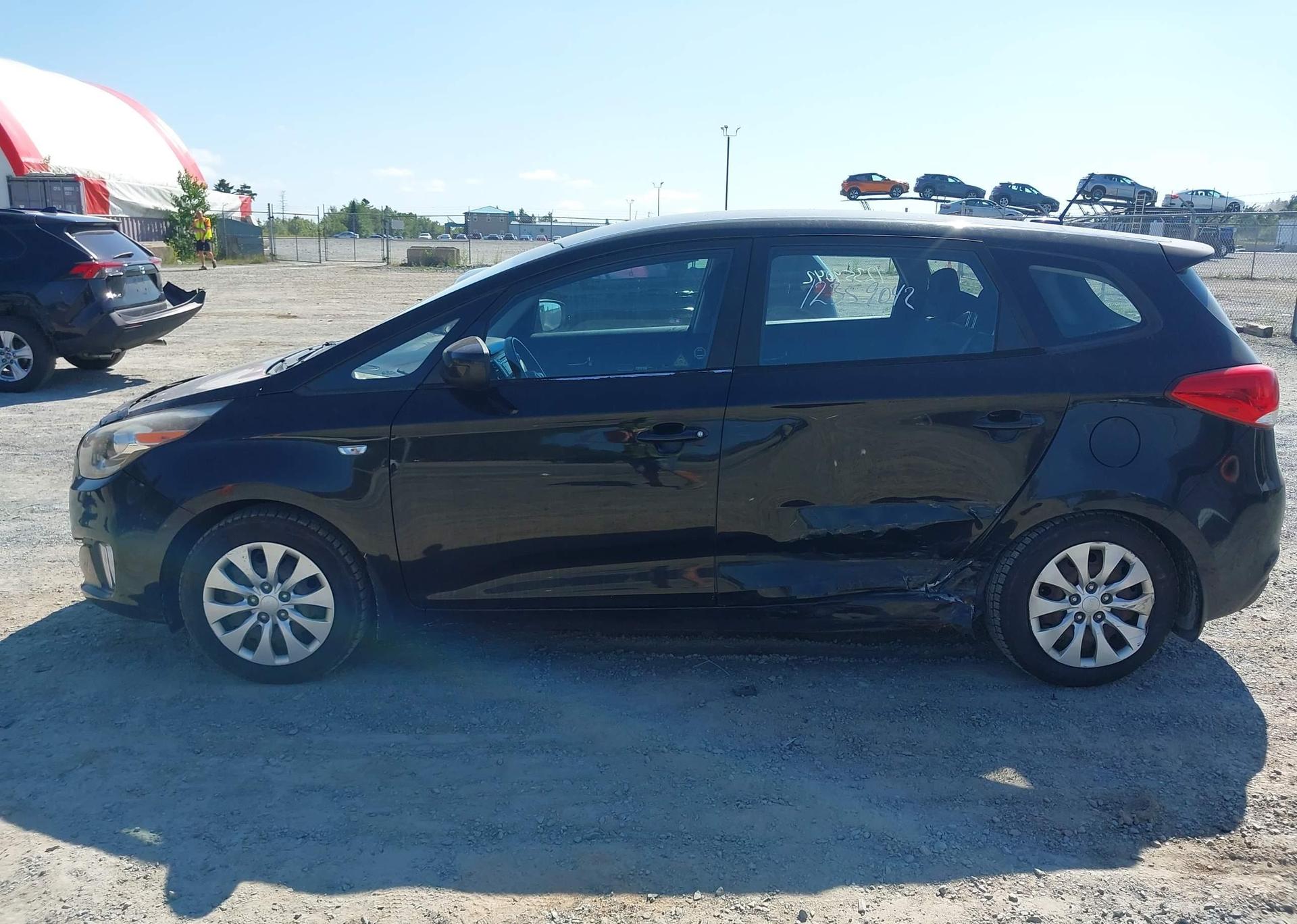 2014 KIA RONDO LX