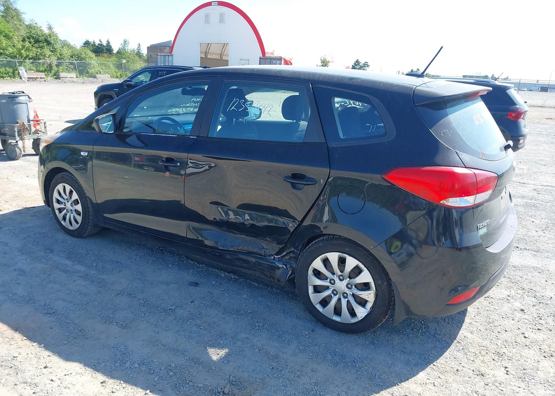 2014 KIA RONDO LX