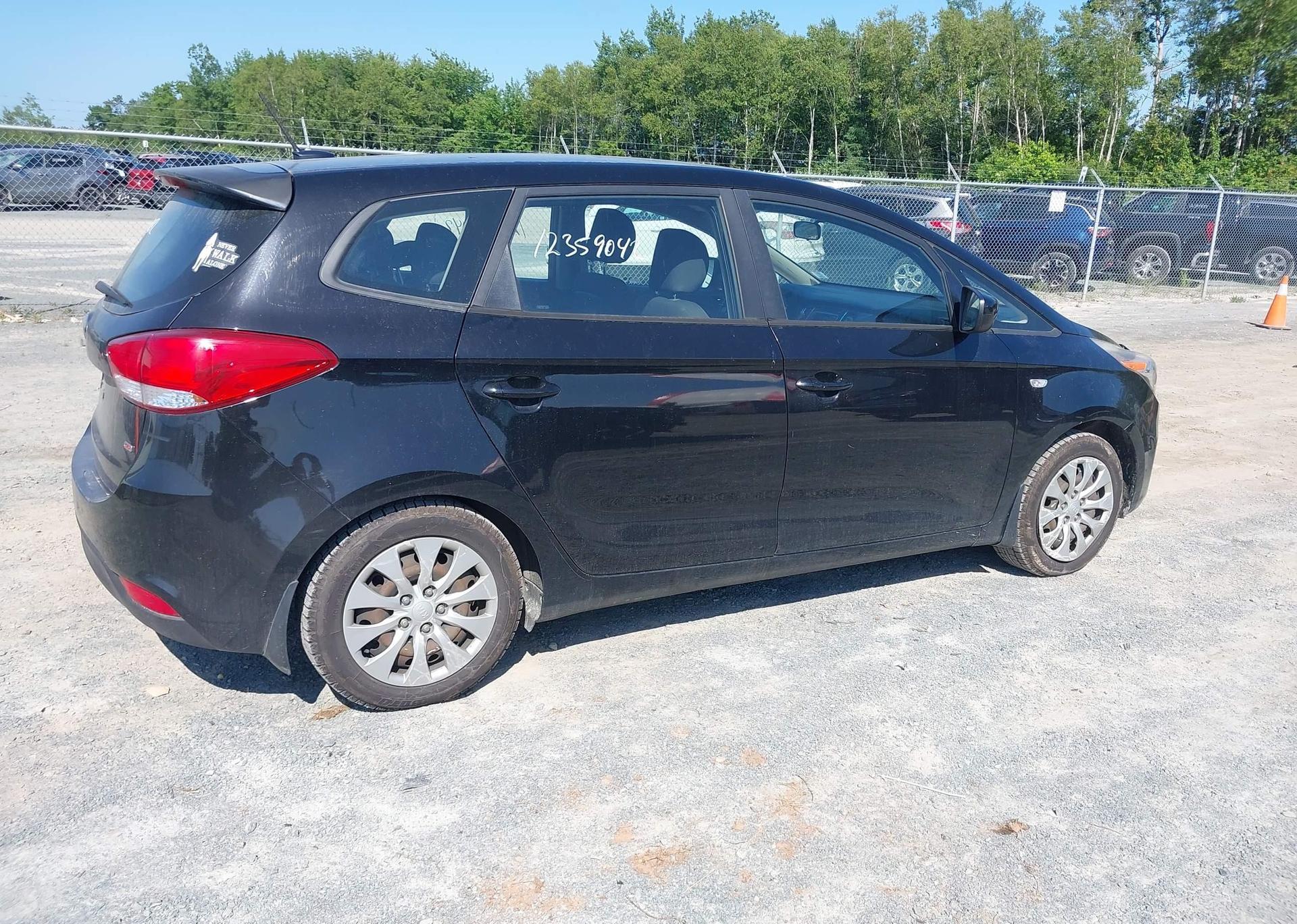 2014 KIA RONDO LX