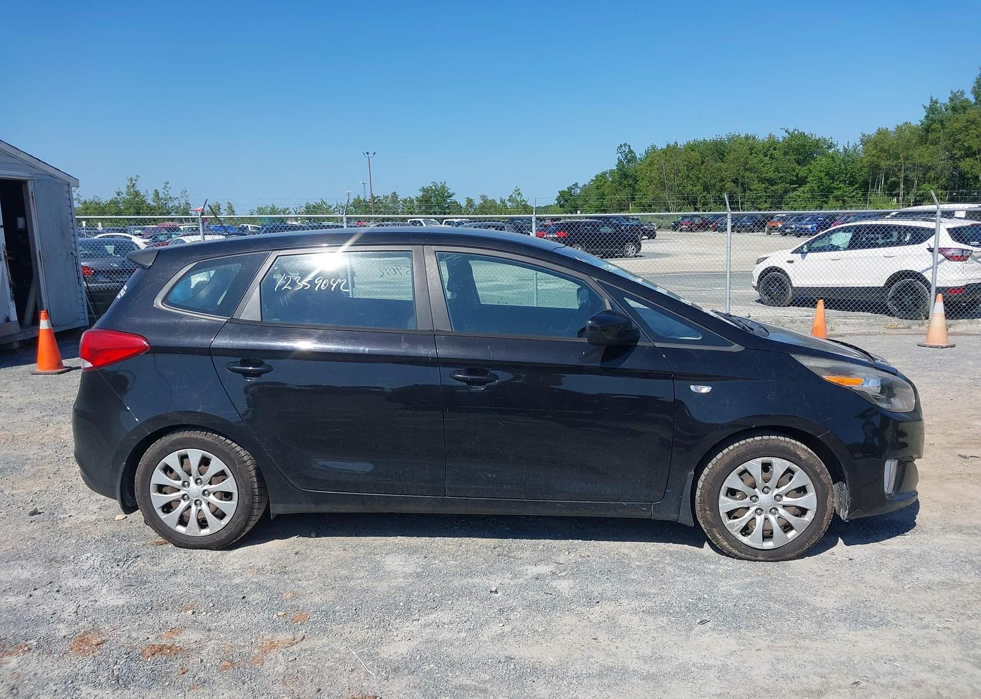 2014 KIA RONDO LX