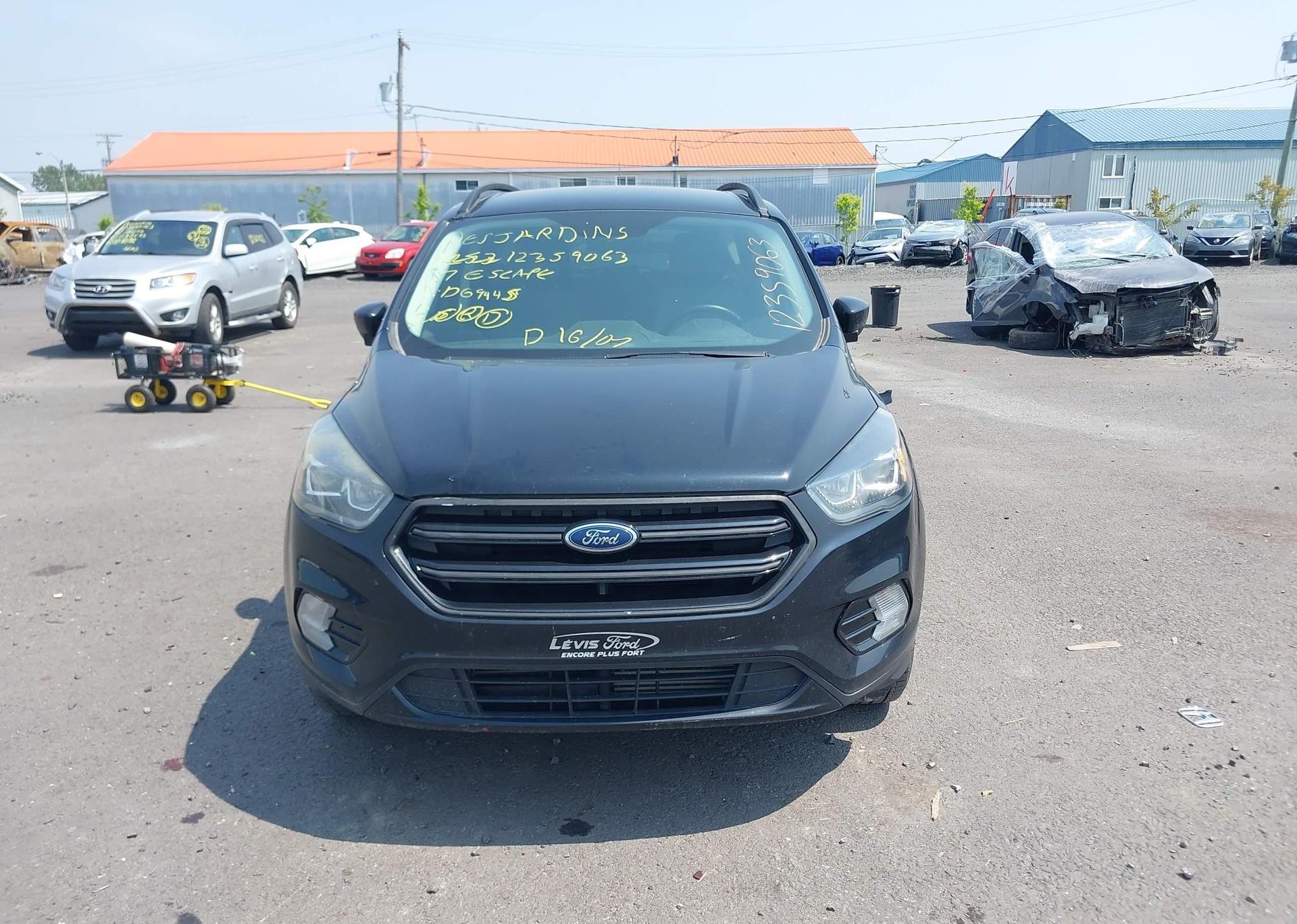 2017 FORD ESCAPE SE