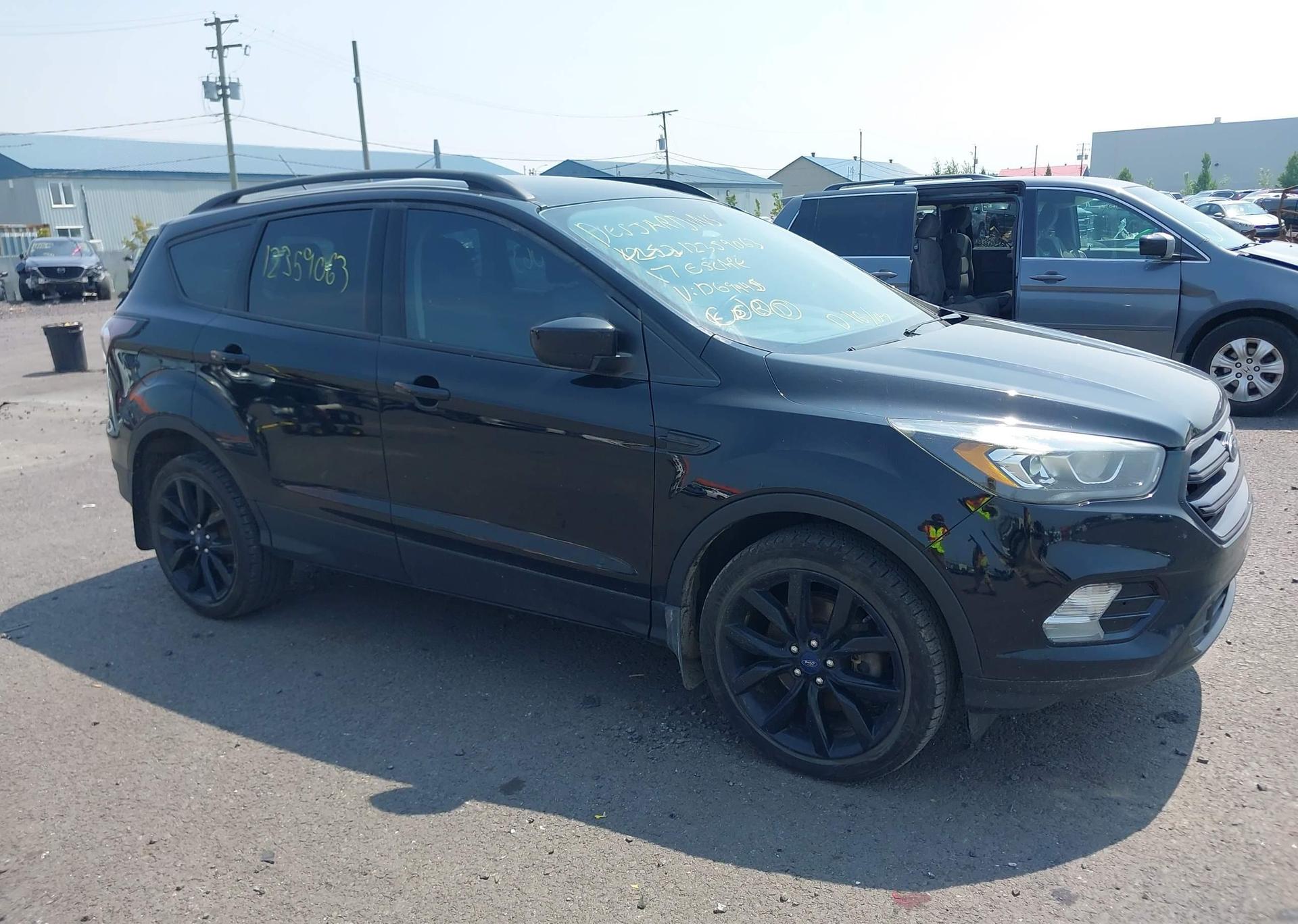 2017 FORD ESCAPE SE