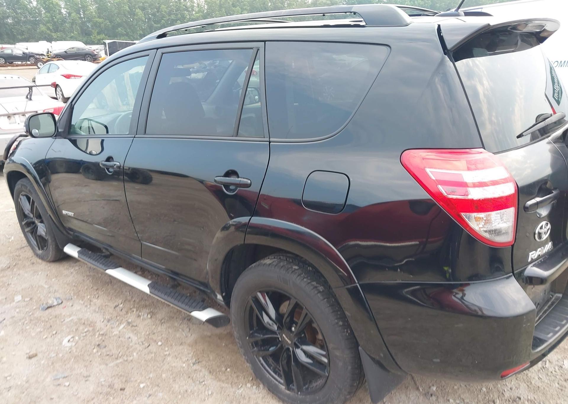 2011 TOYOTA RAV4 SPORT
