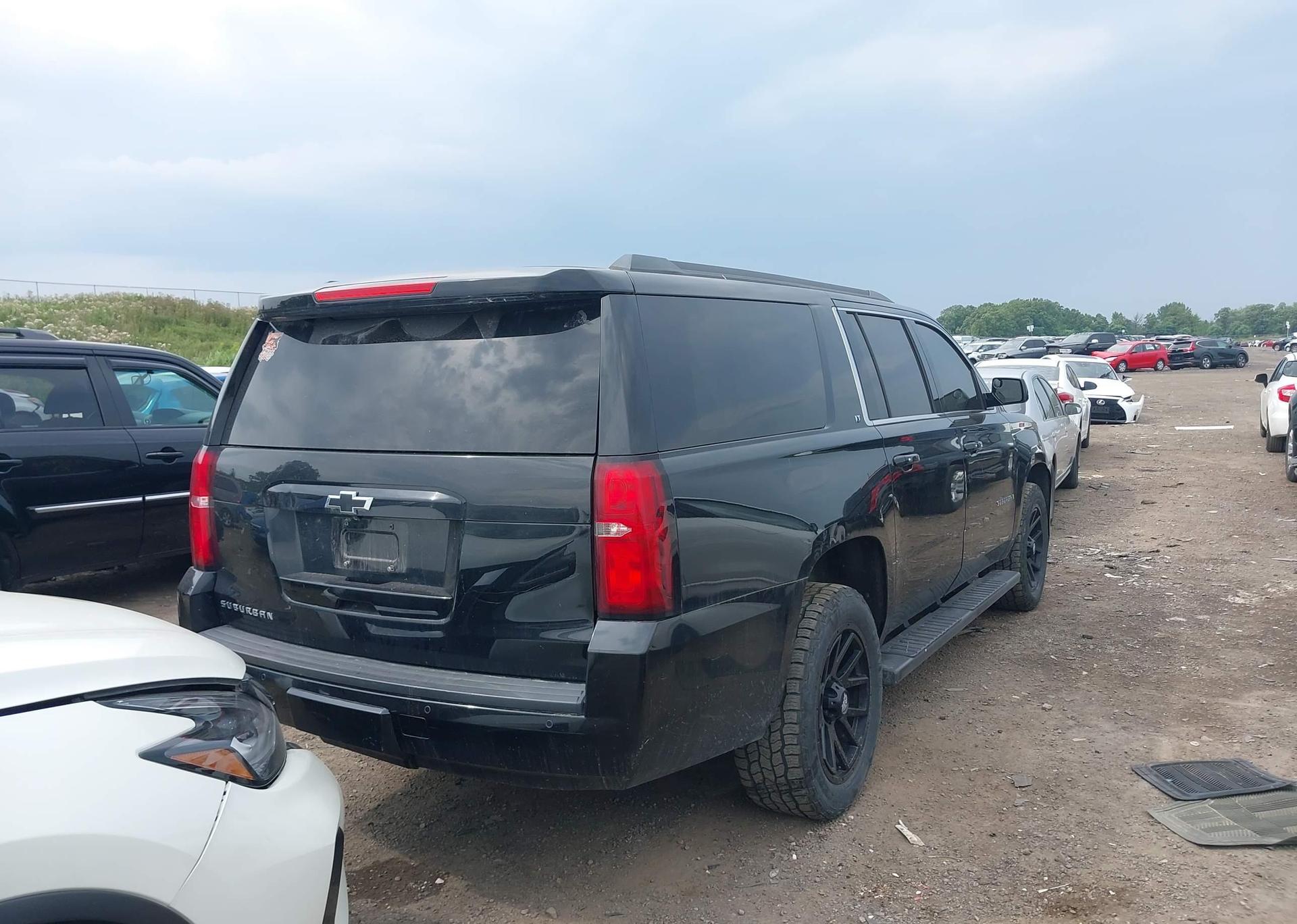 2016 CHEVROLET SUBURBAN LT