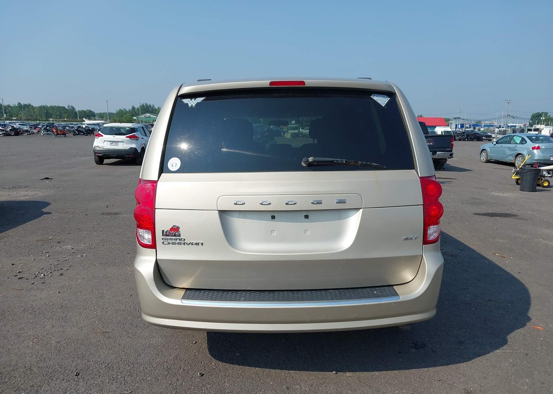 2014 DODGE GRAND CARAVAN SE