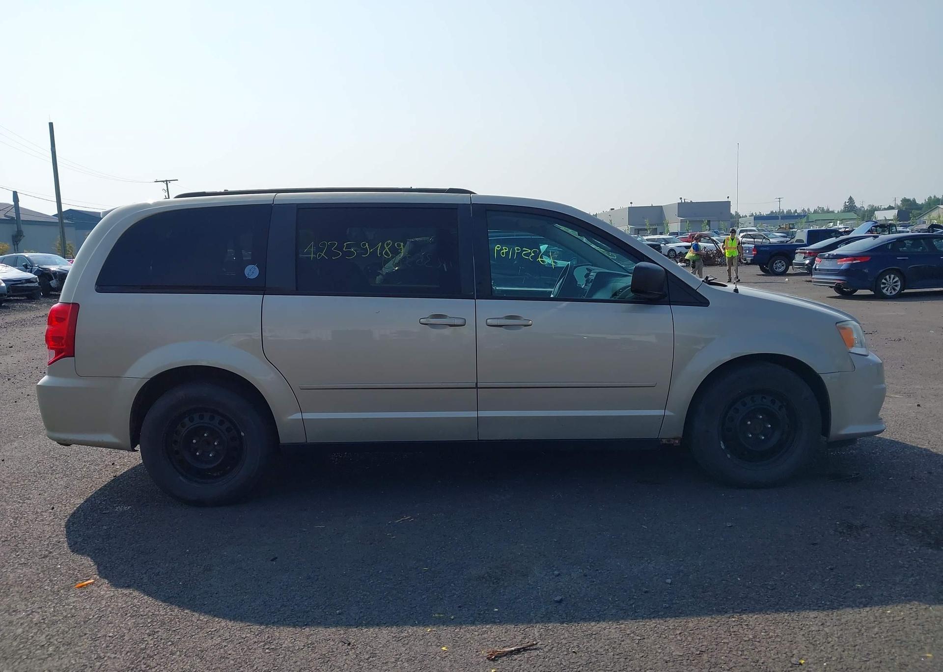 2014 DODGE GRAND CARAVAN SE