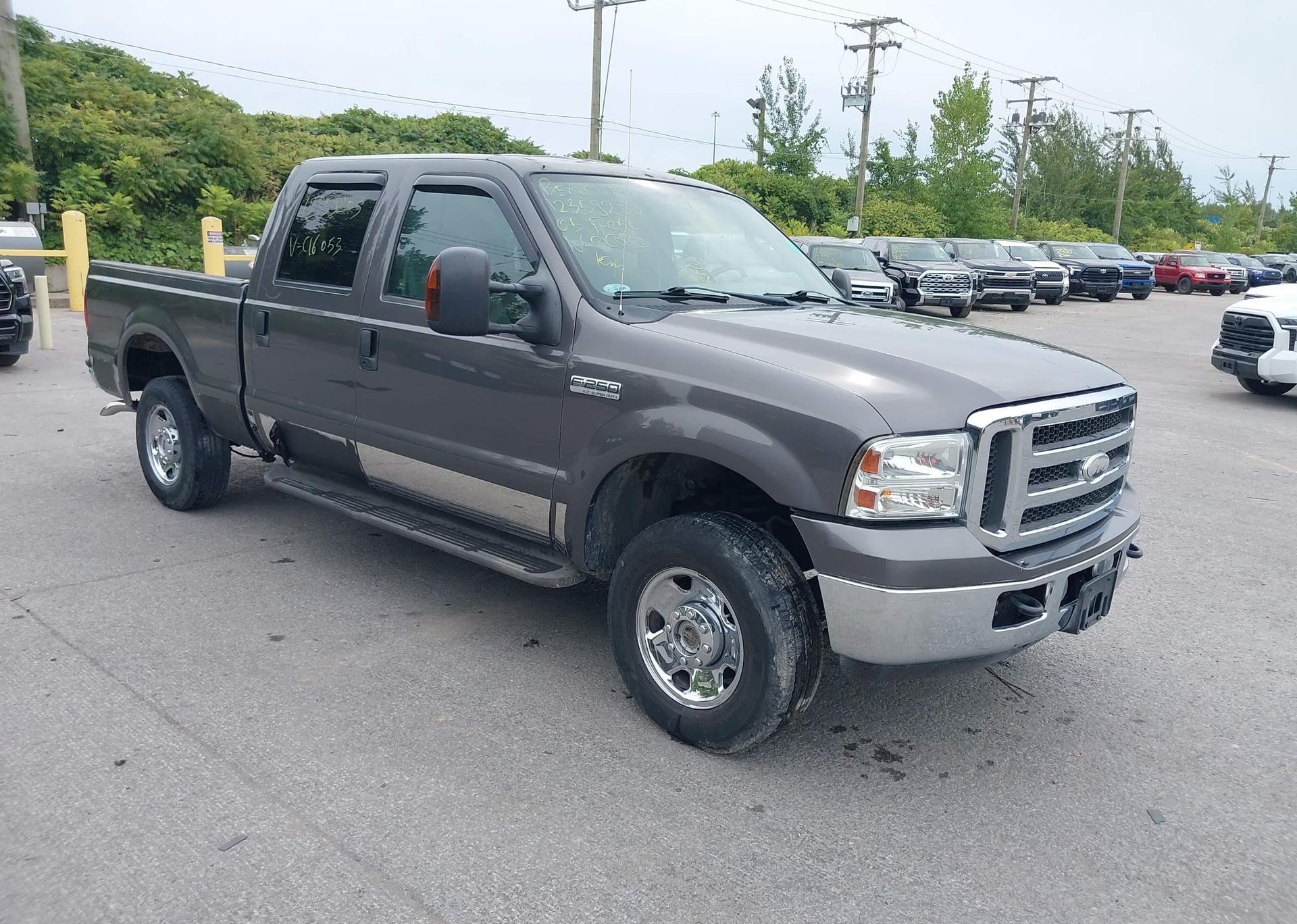 2005 FORD F-250 LARIAT