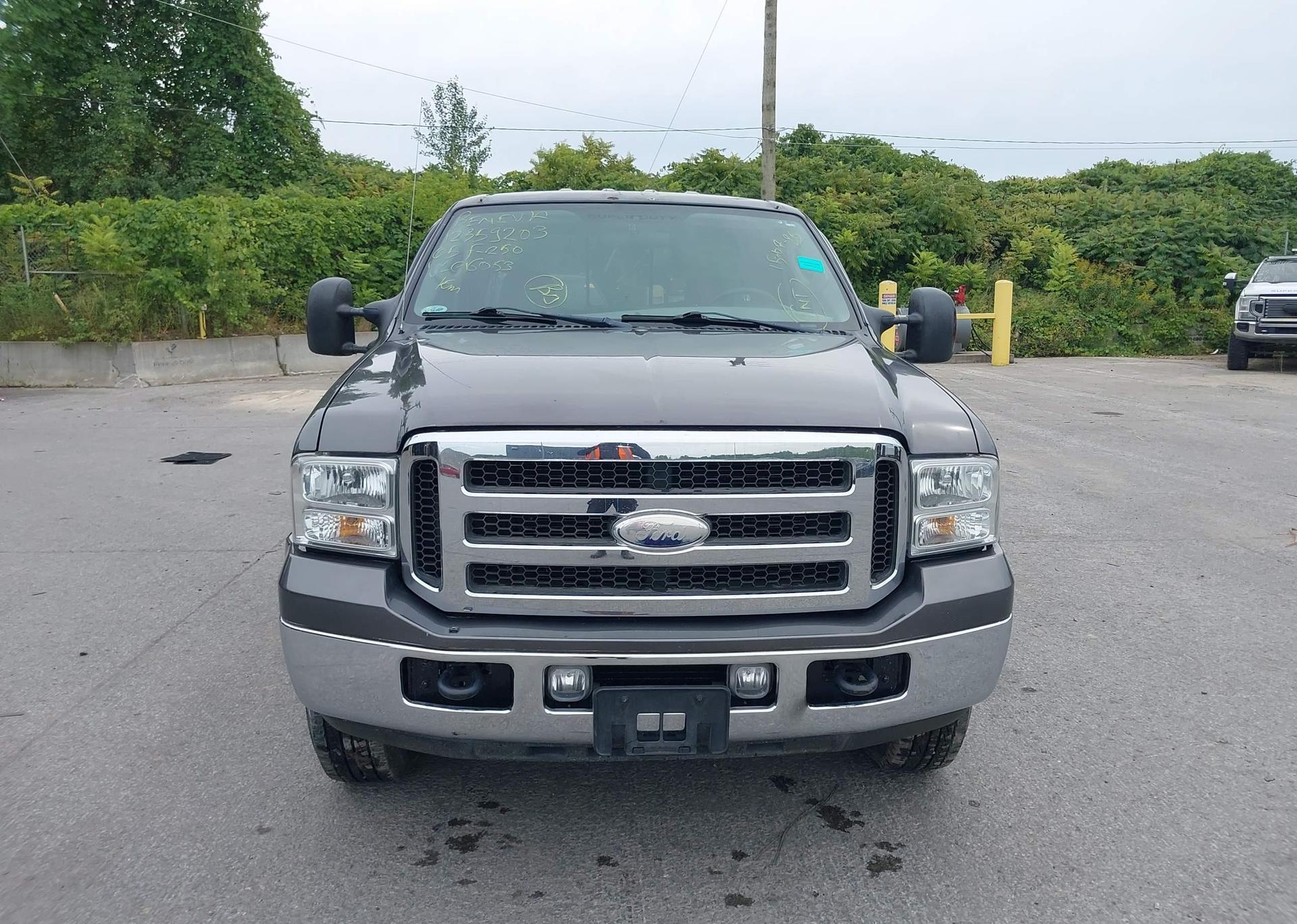 2005 FORD F-250 LARIAT