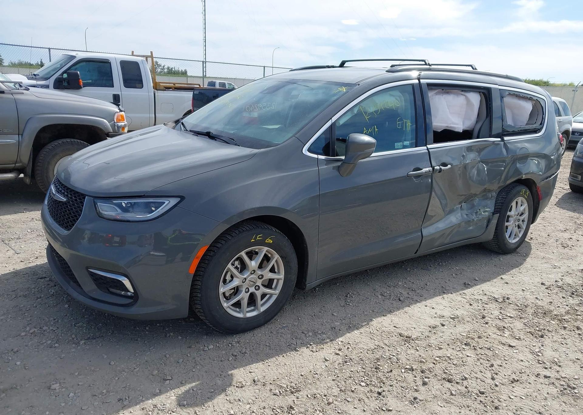 2022 CHRYSLER PACIFICA TOURING L