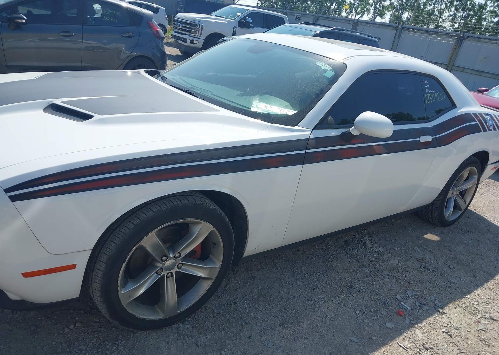 2015 DODGE CHALLENGER SXT