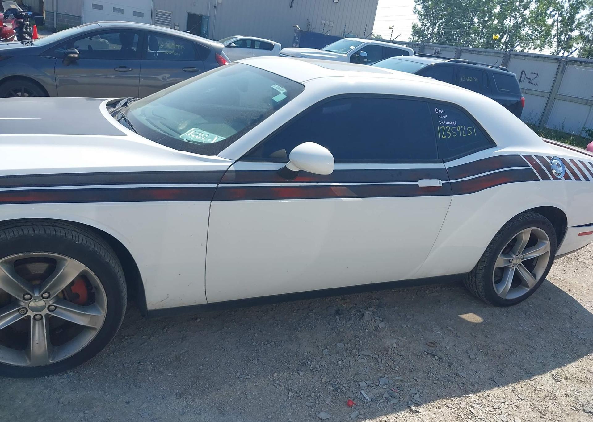 2015 DODGE CHALLENGER SXT