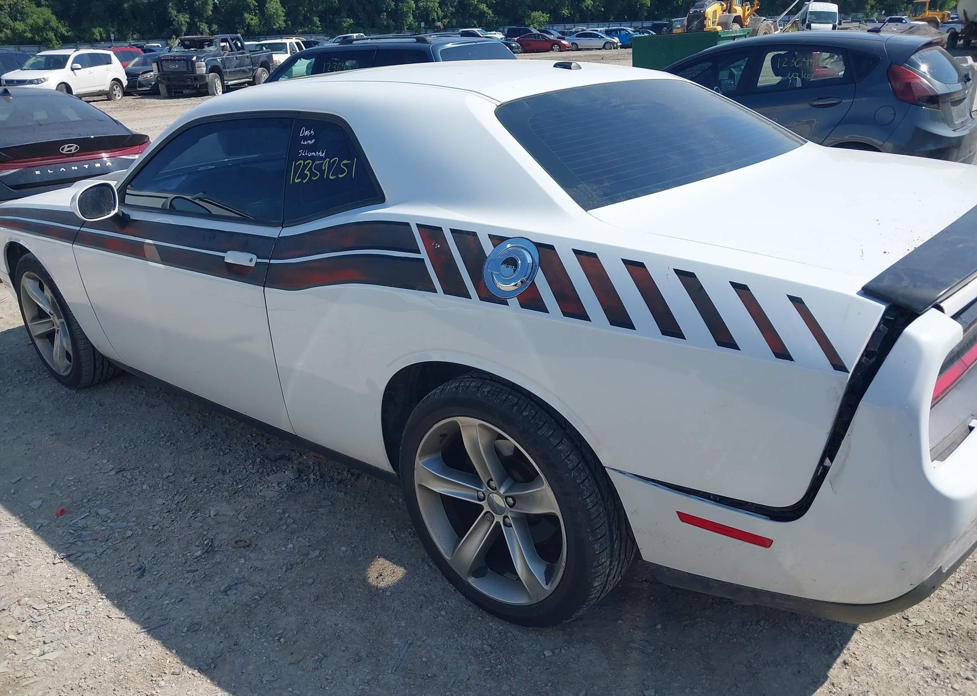 2015 DODGE CHALLENGER SXT
