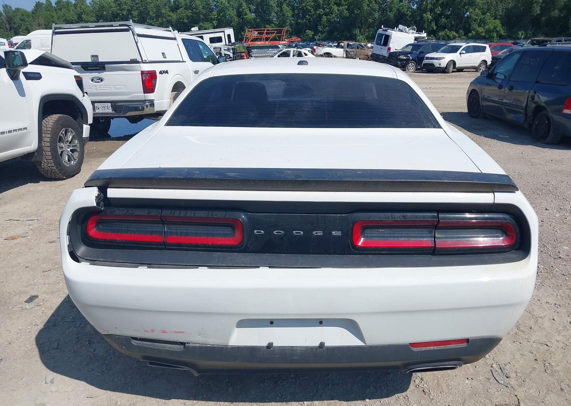2015 DODGE CHALLENGER SXT