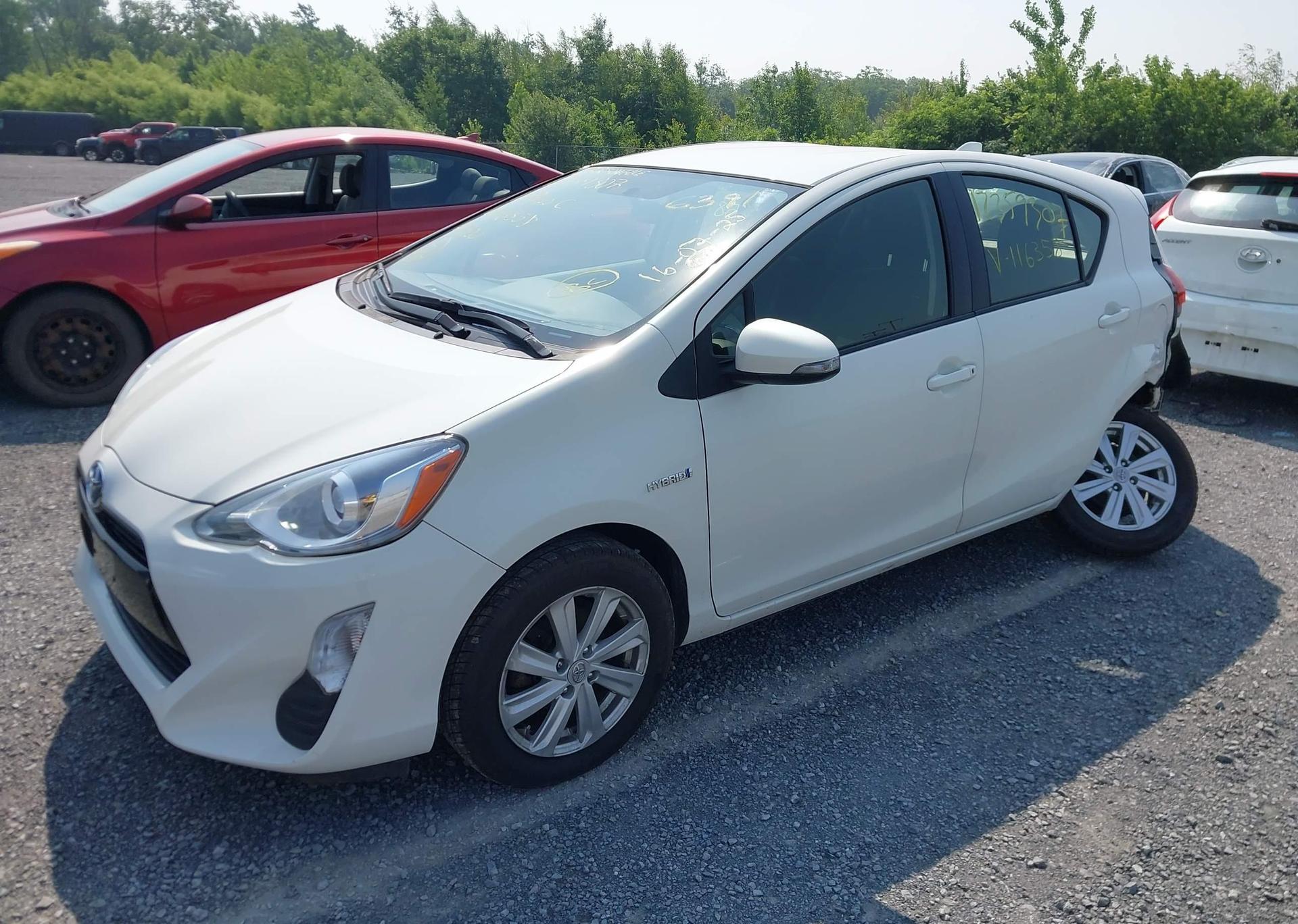 2016 TOYOTA Prius c