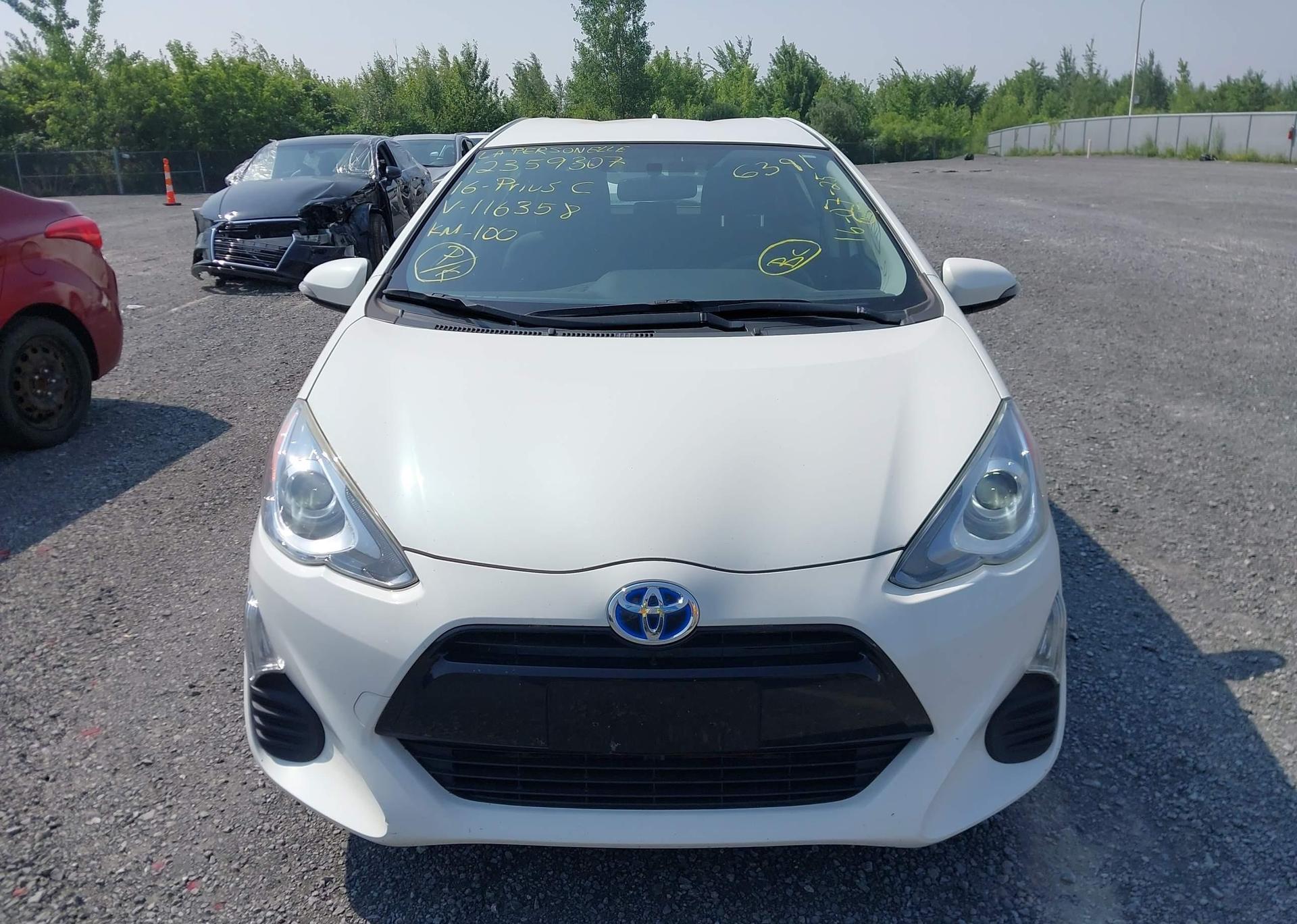 2016 TOYOTA Prius c