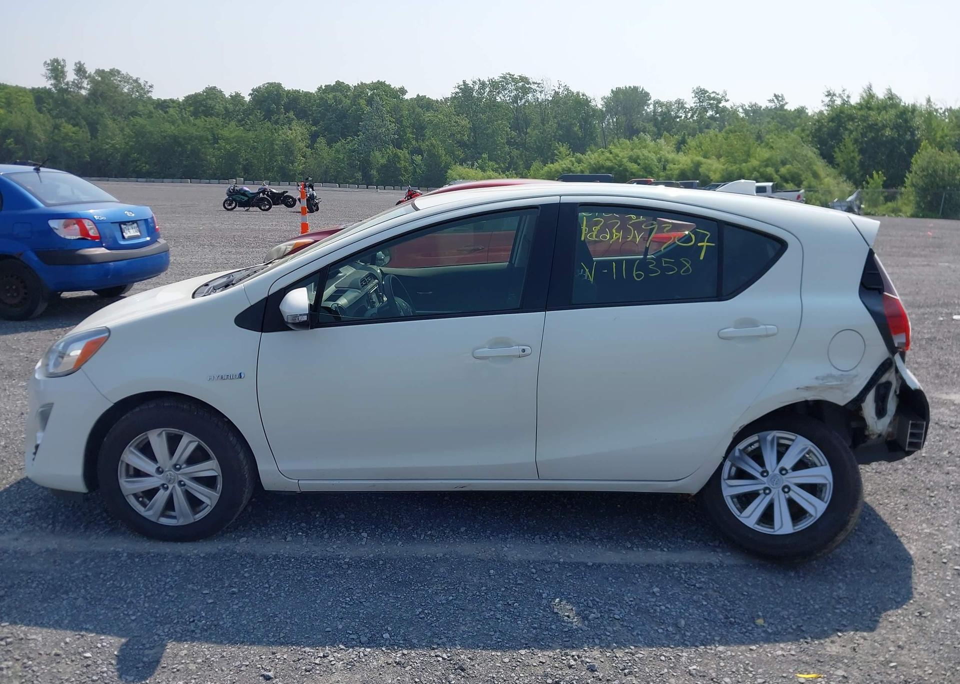 2016 TOYOTA Prius c