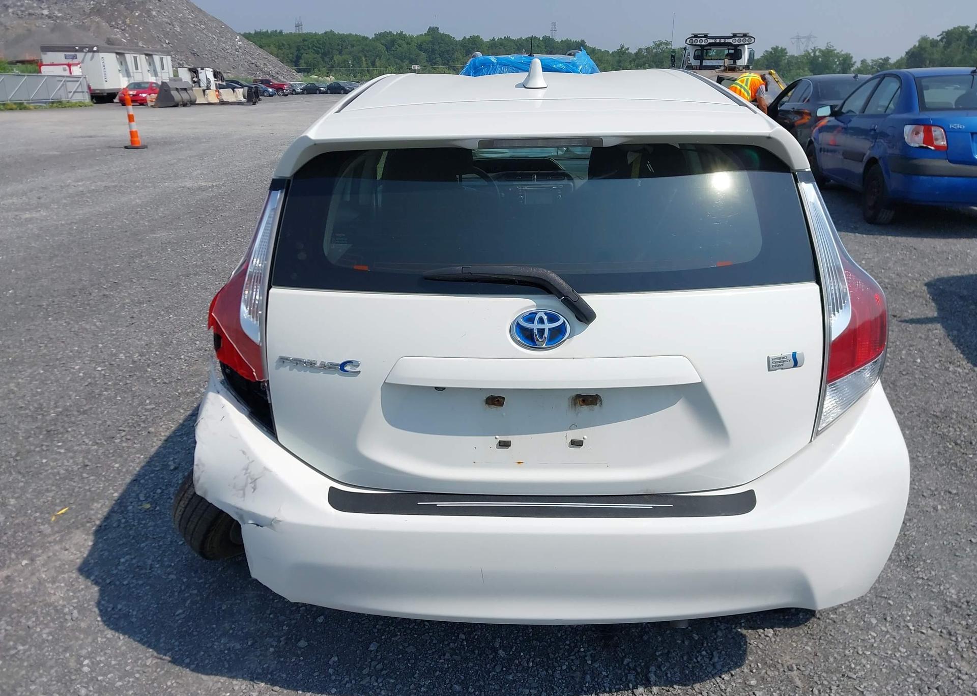 2016 TOYOTA Prius c