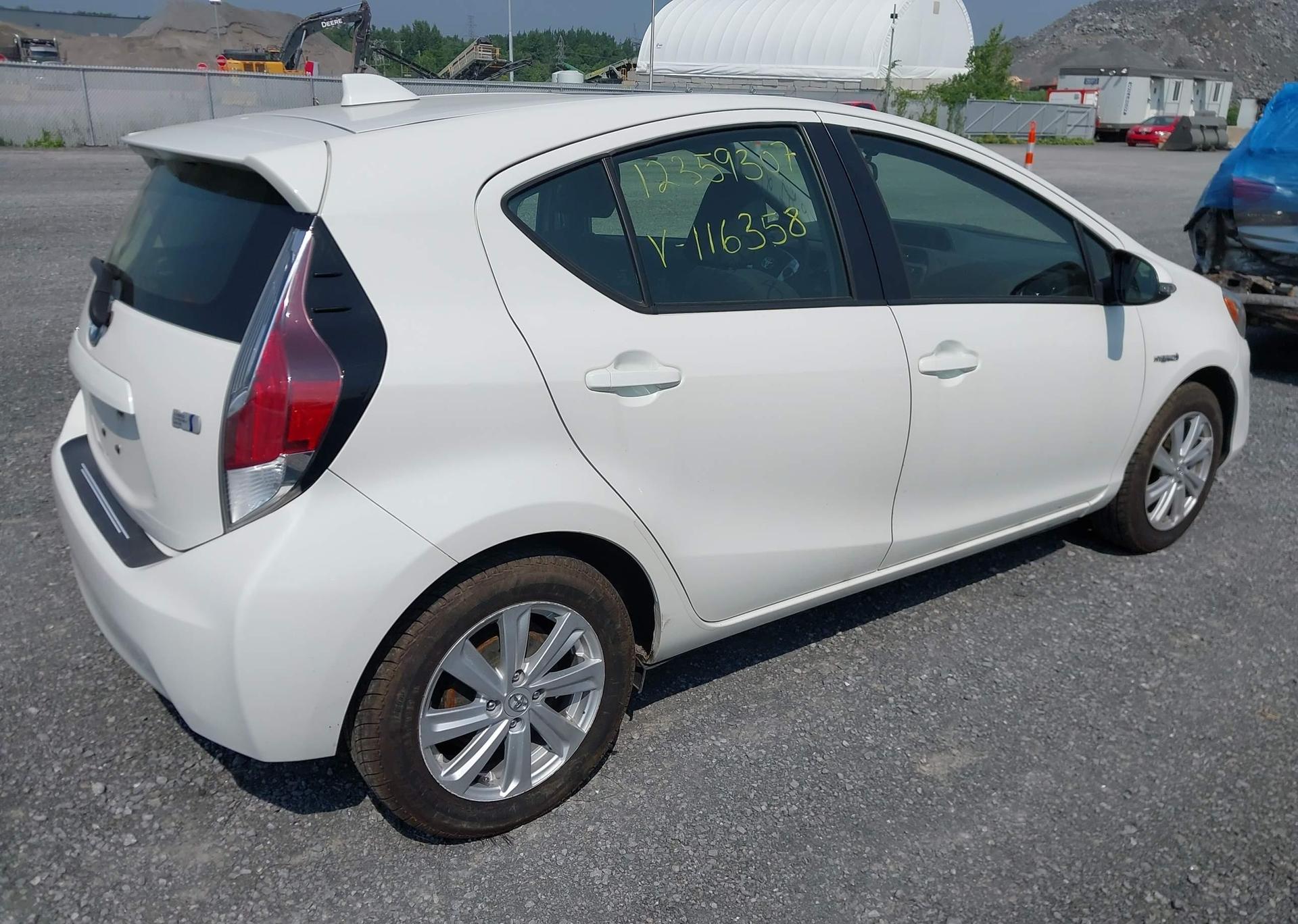 2016 TOYOTA Prius c