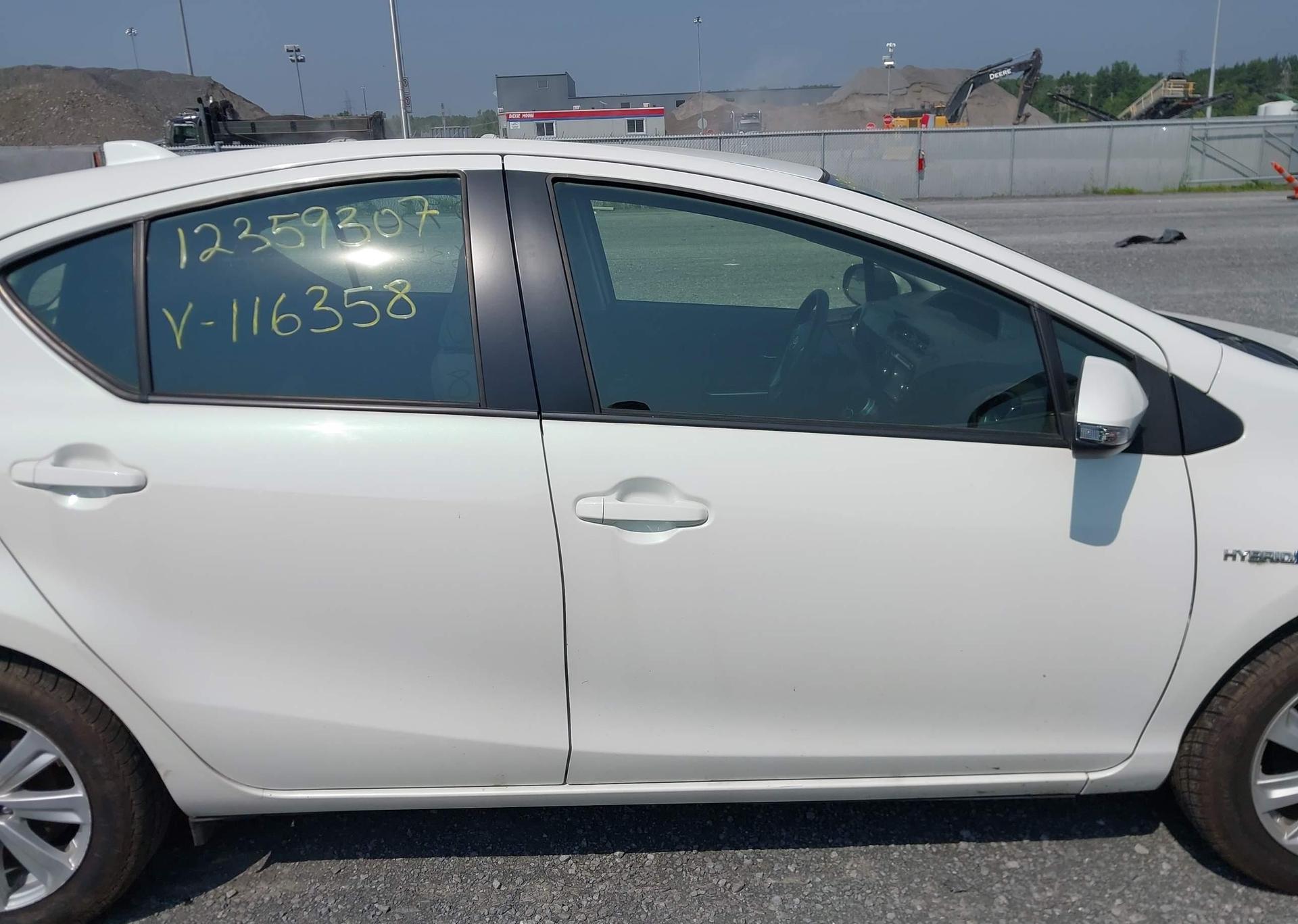 2016 TOYOTA Prius c