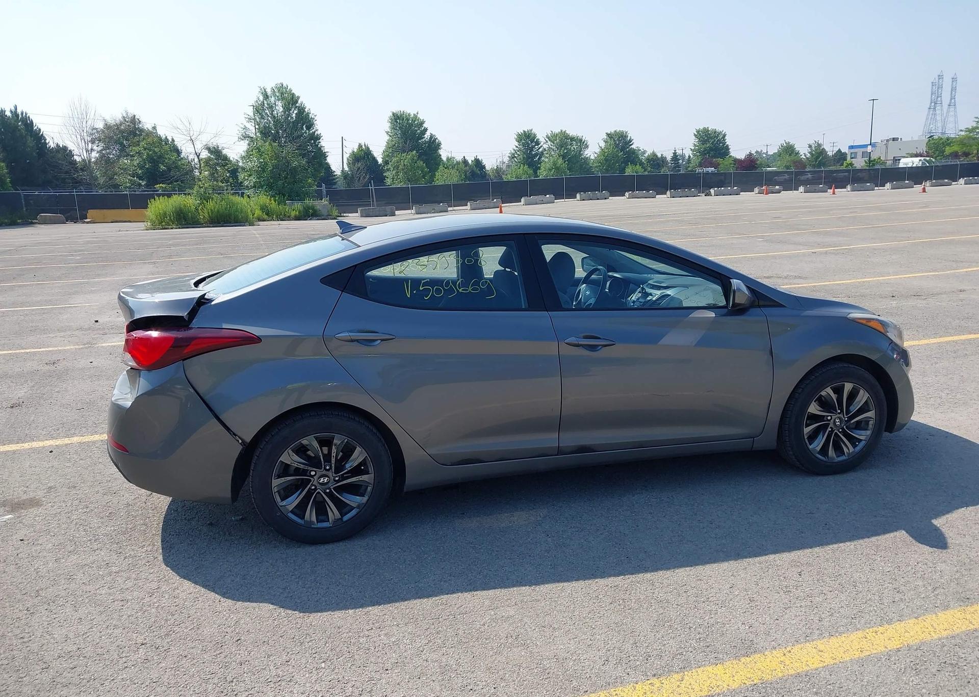 2014 HYUNDAI ELANTRA SE