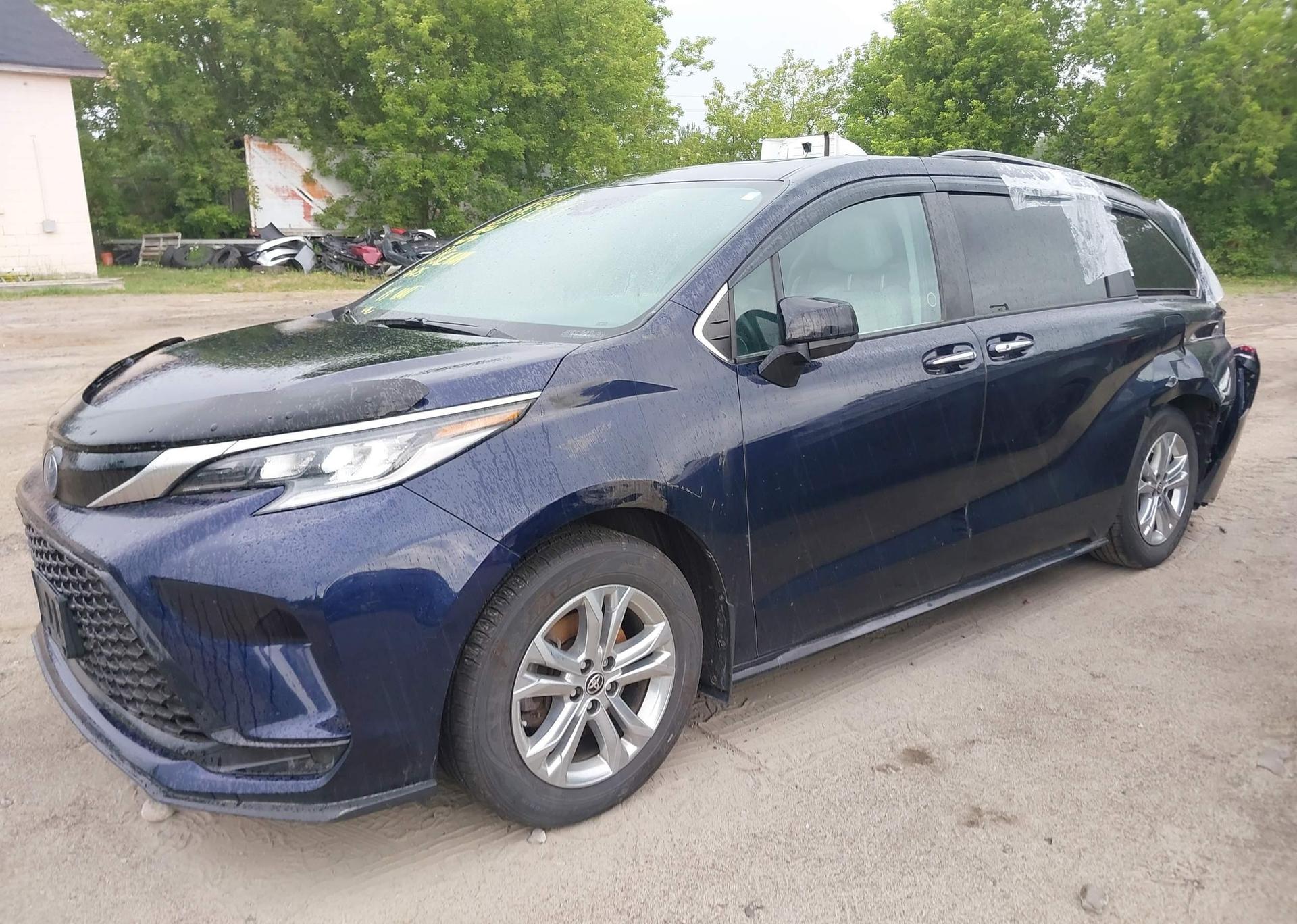 2022 TOYOTA SIENNA XSE 7-PASSENGER