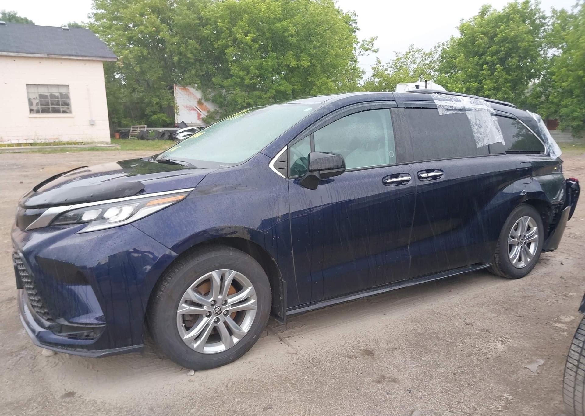 2022 TOYOTA SIENNA XSE 7-PASSENGER