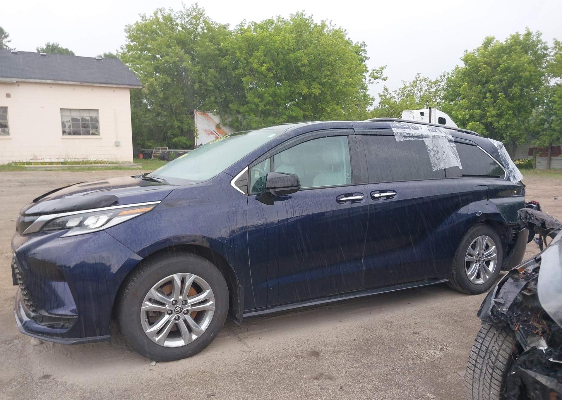 2022 TOYOTA SIENNA XSE 7-PASSENGER