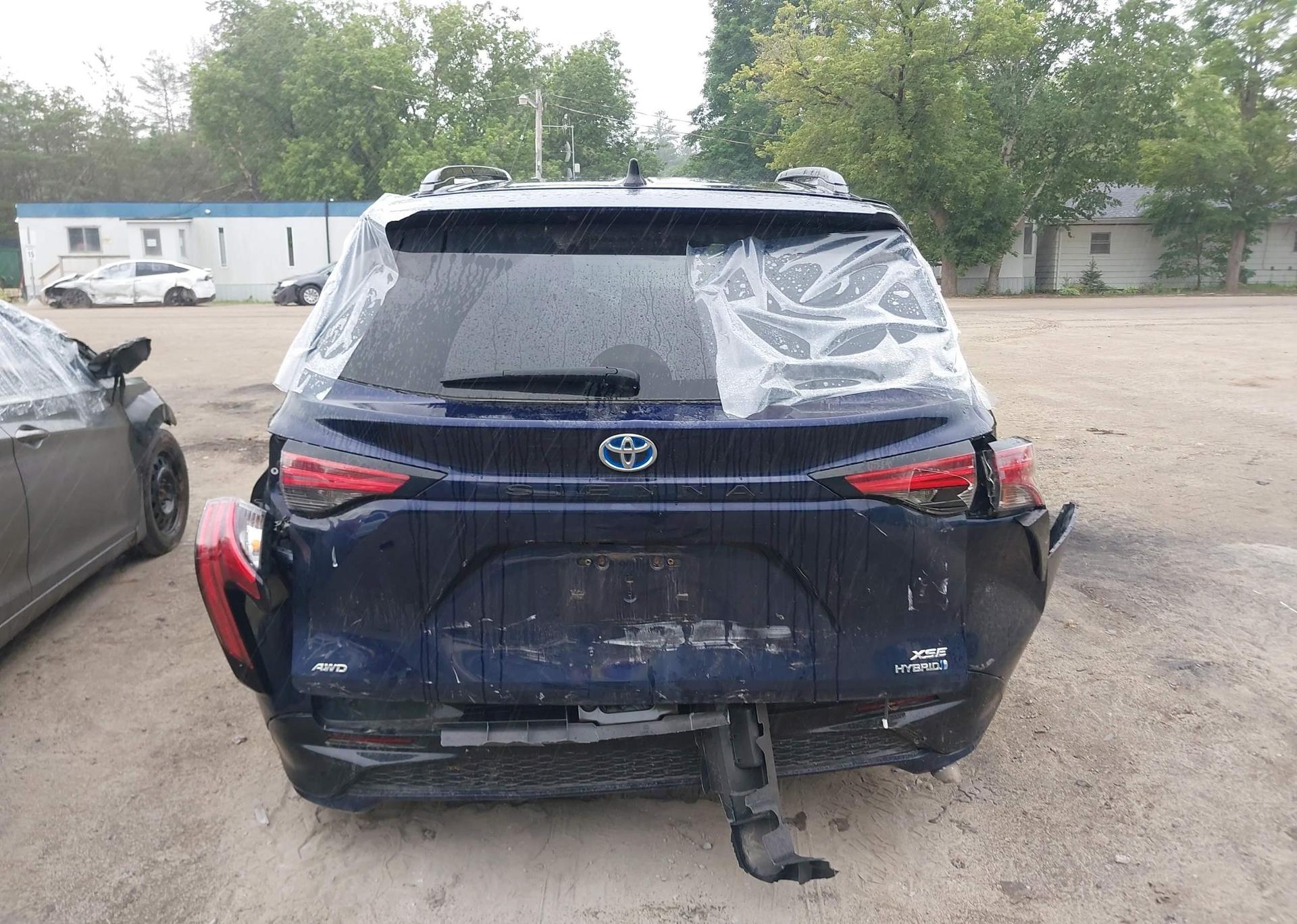 2022 TOYOTA SIENNA XSE 7-PASSENGER